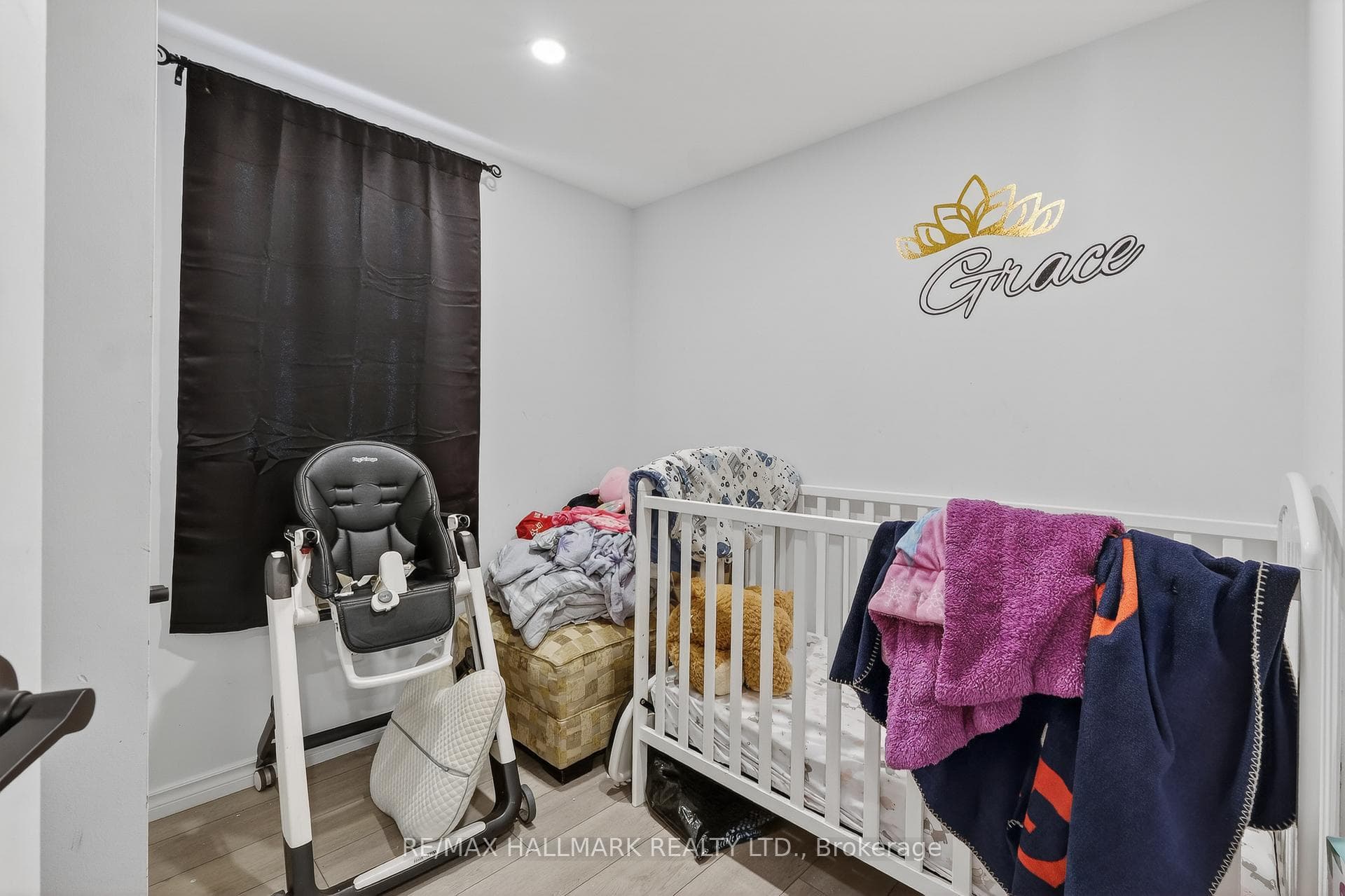 452 Montrave Avenue photo 12