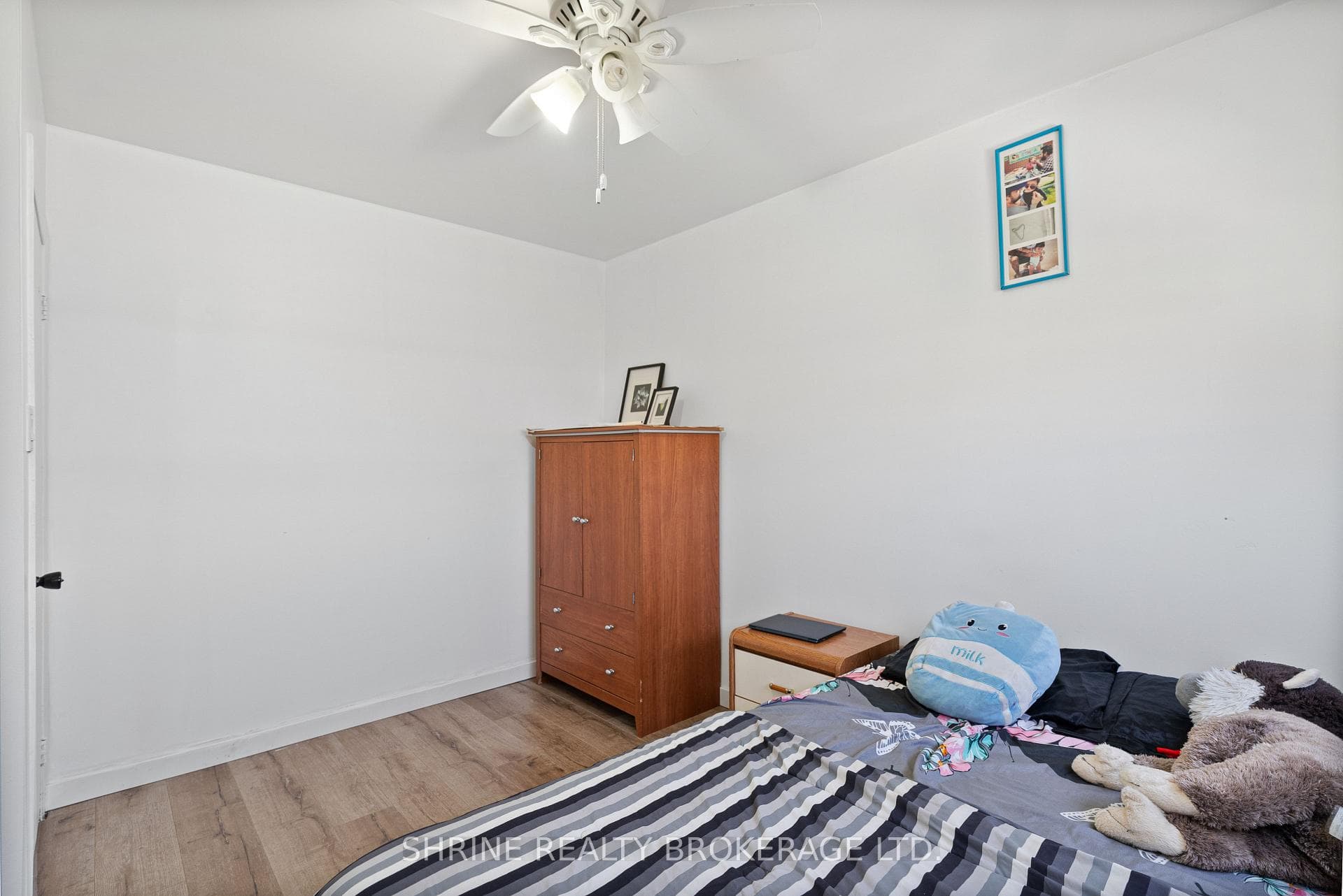 15 Garland Crescent photo 17