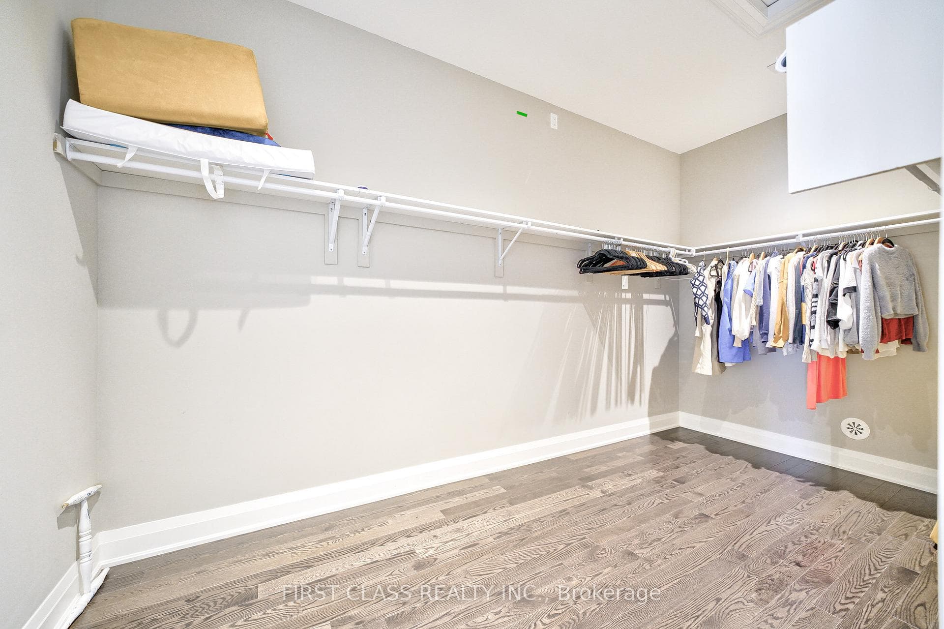 16 Dunton Lane photo 34