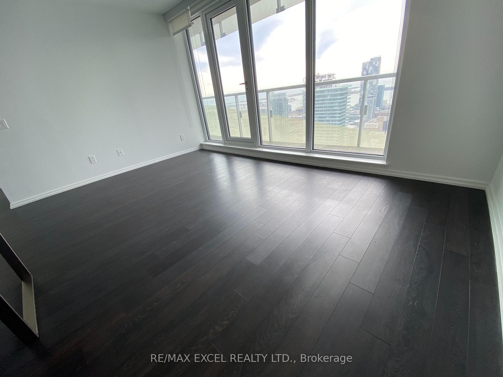 197 Yonge Street Unit 4406 photo 12