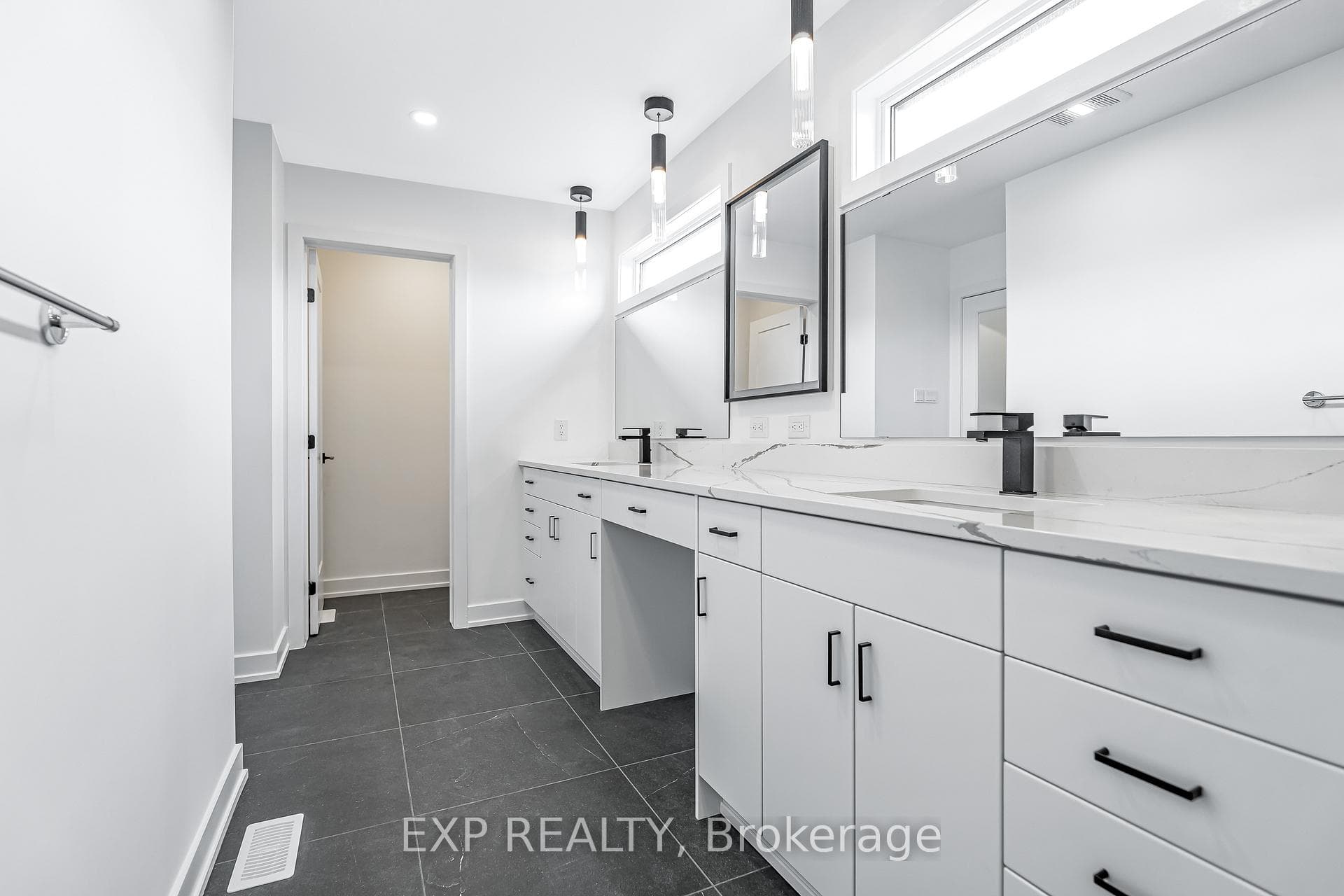489 Duvernay Drive photo 27