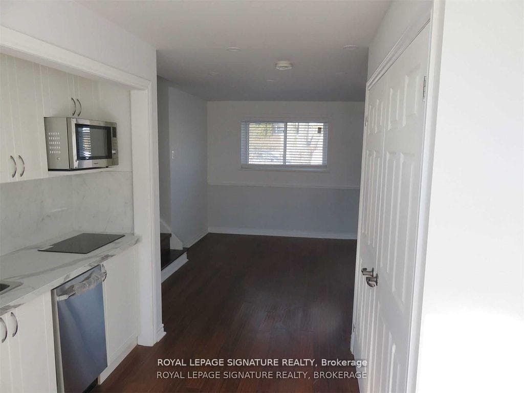 254 Hampton Heath Road Unit Lower photo 8