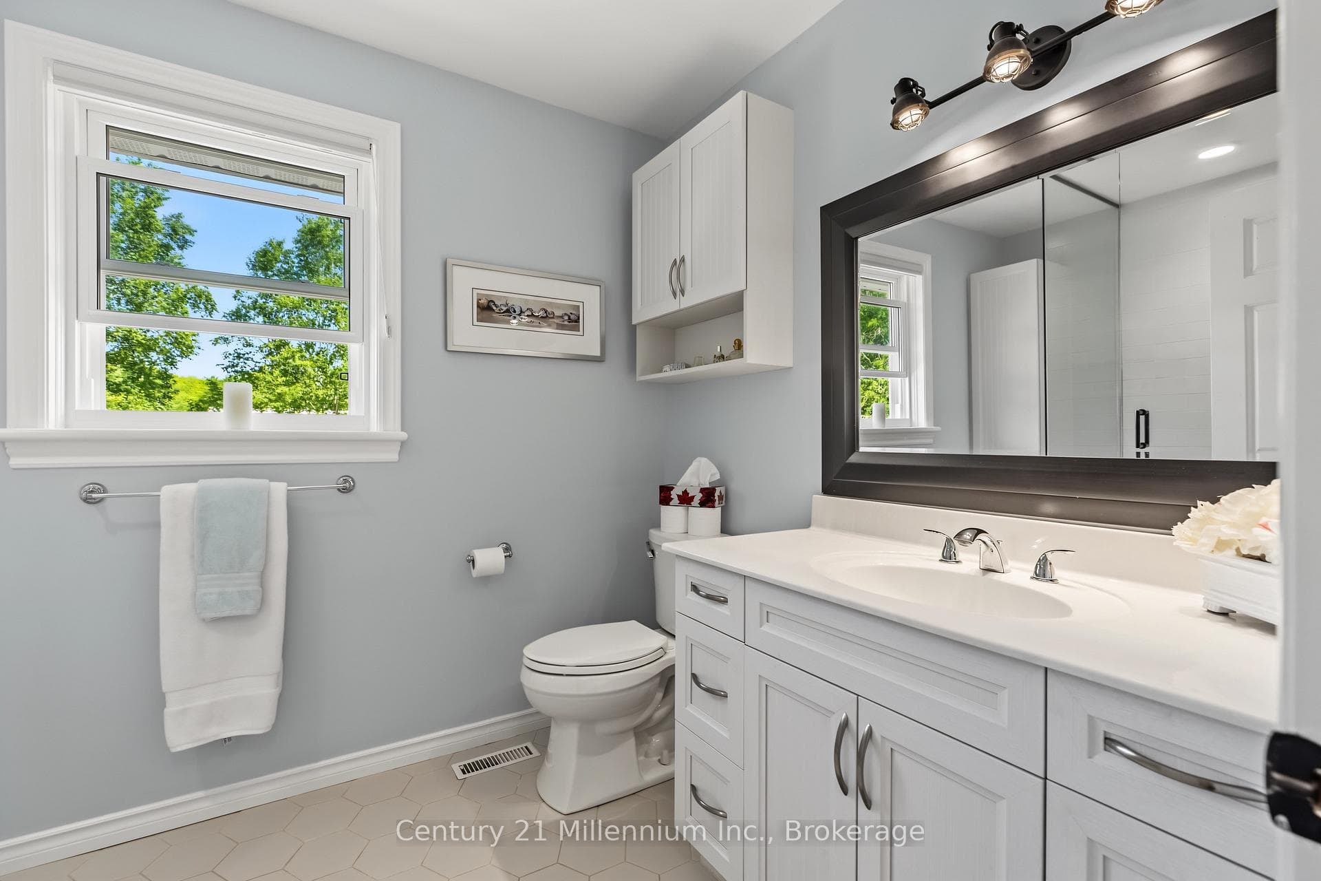 414681 Baseline Road photo 24