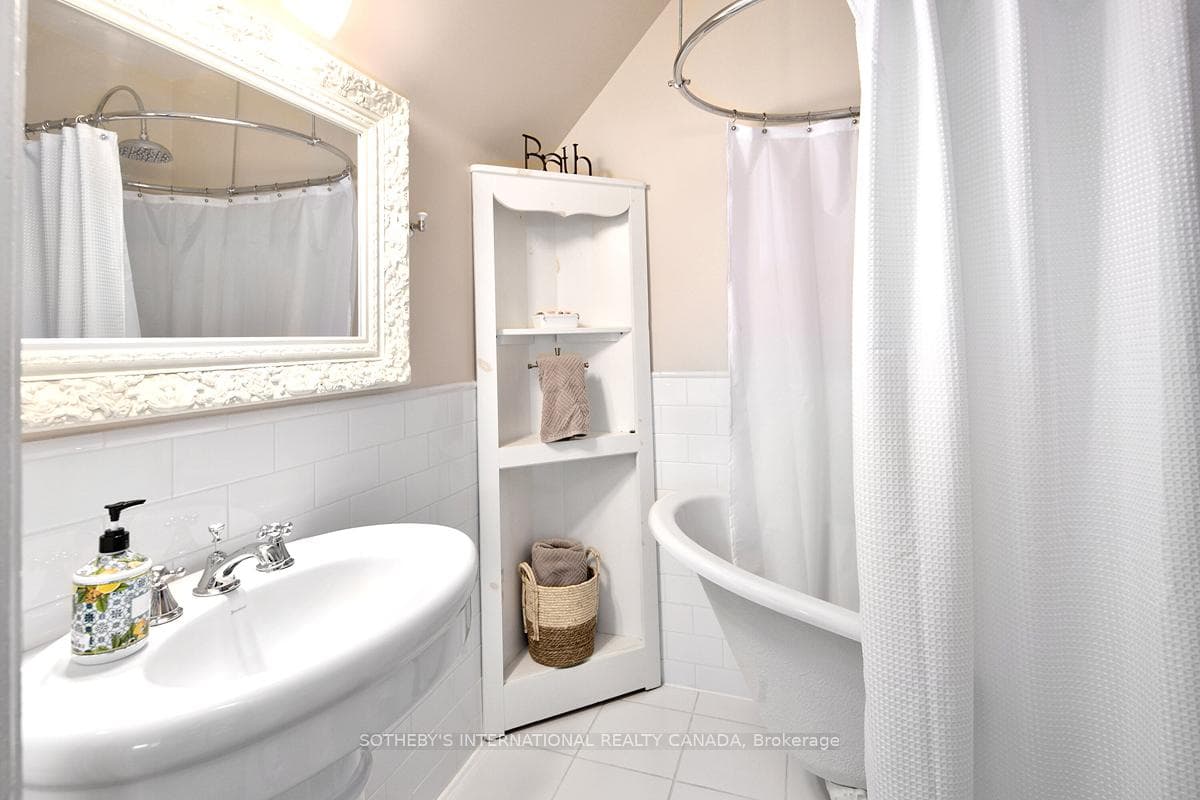 553291 Grey 23 Road photo 24