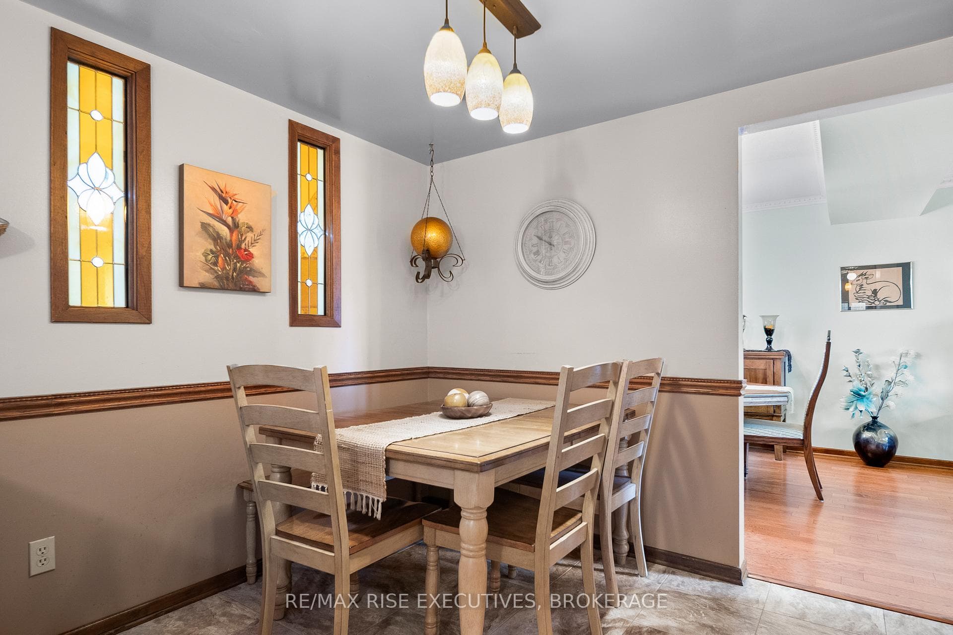 127 Nicholson Crescent photo 12