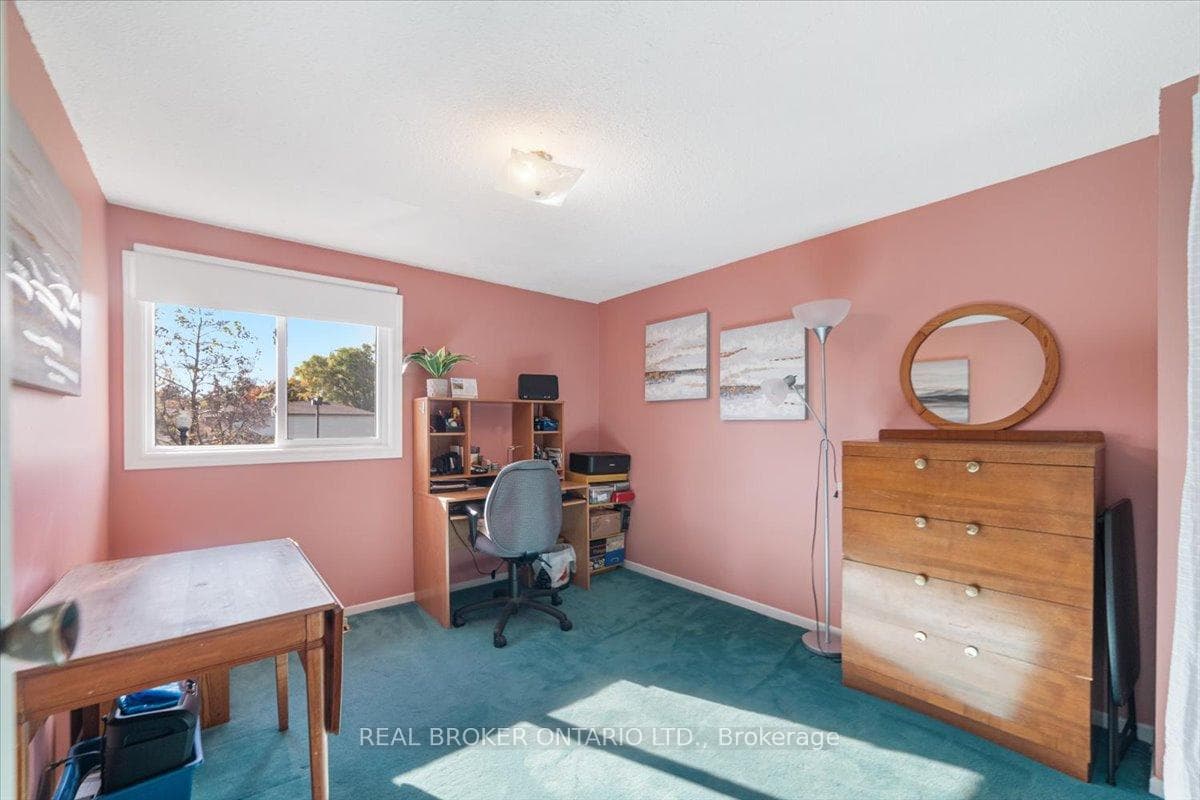 2655 Gananoque Drive Unit 18 photo 11