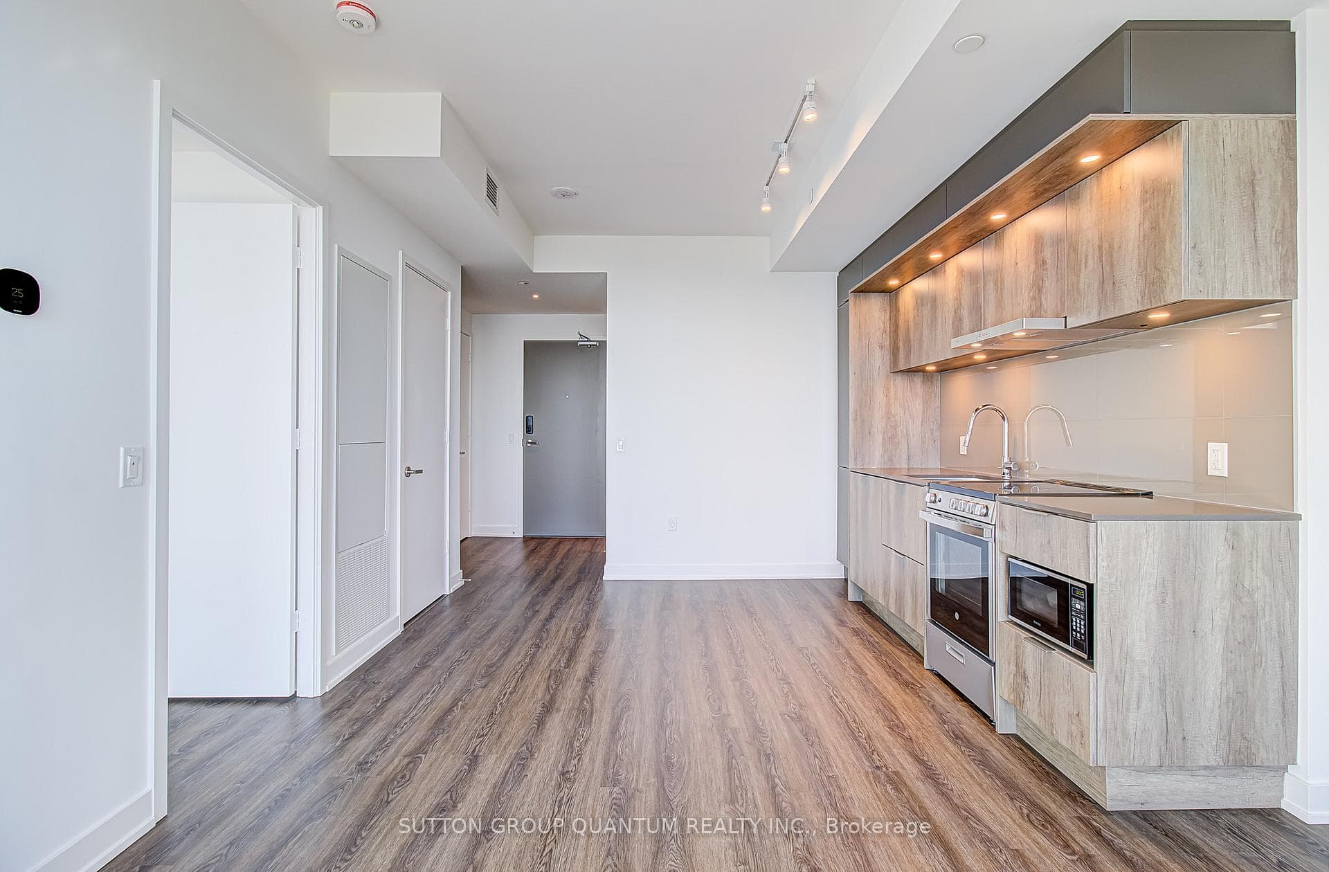448 Burnhamthorpe Road Unit 5609 photo 9