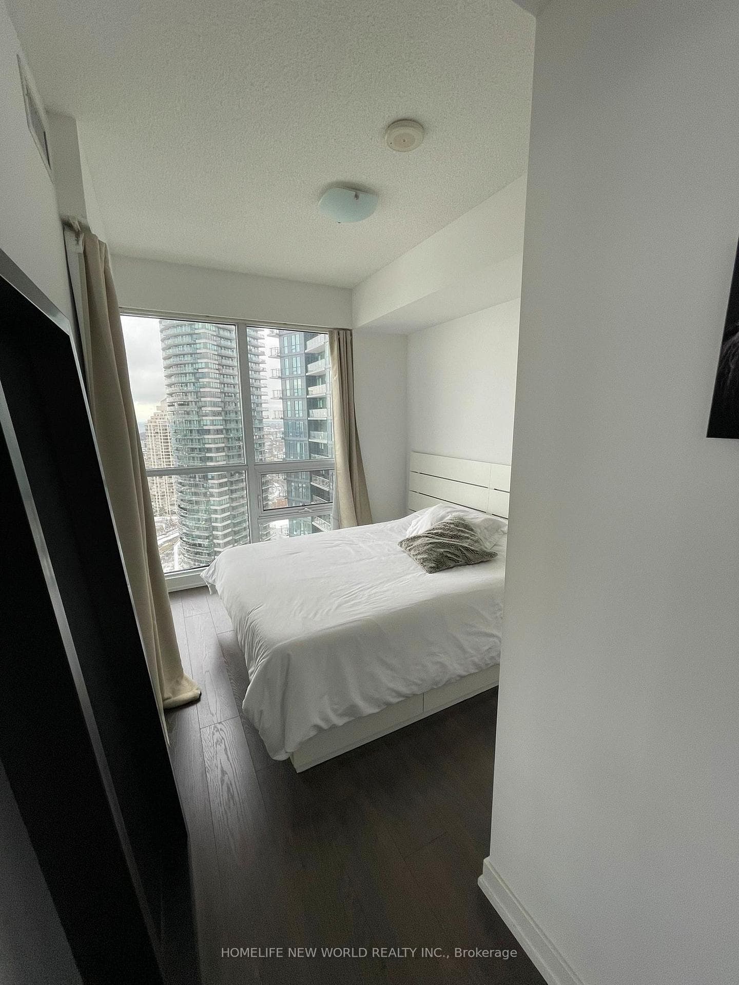 2200 Lake Shore Boulevard Unit 3101 photo 3