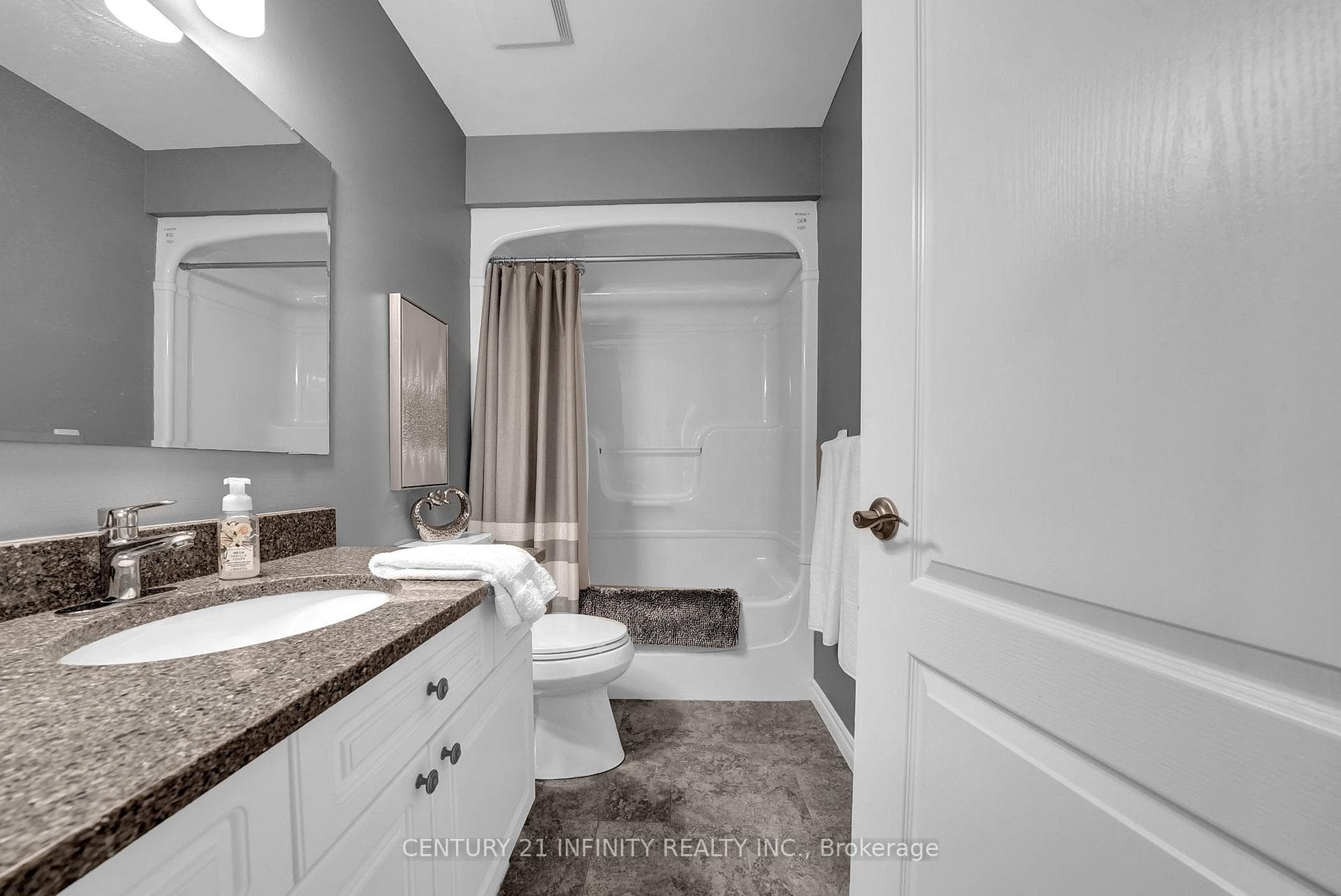 Additional main floor bathroom