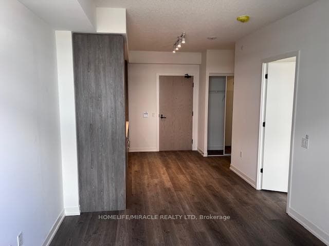 8 Interchange Way Unit 3503 photo 4
