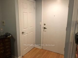 250 Wellington Street Unit 729 photo 10