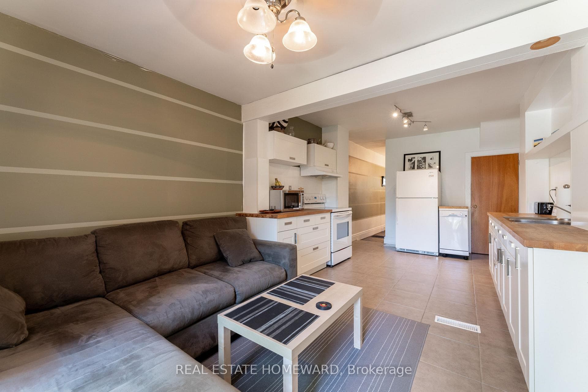 24 Earl Grey Road photo 8
