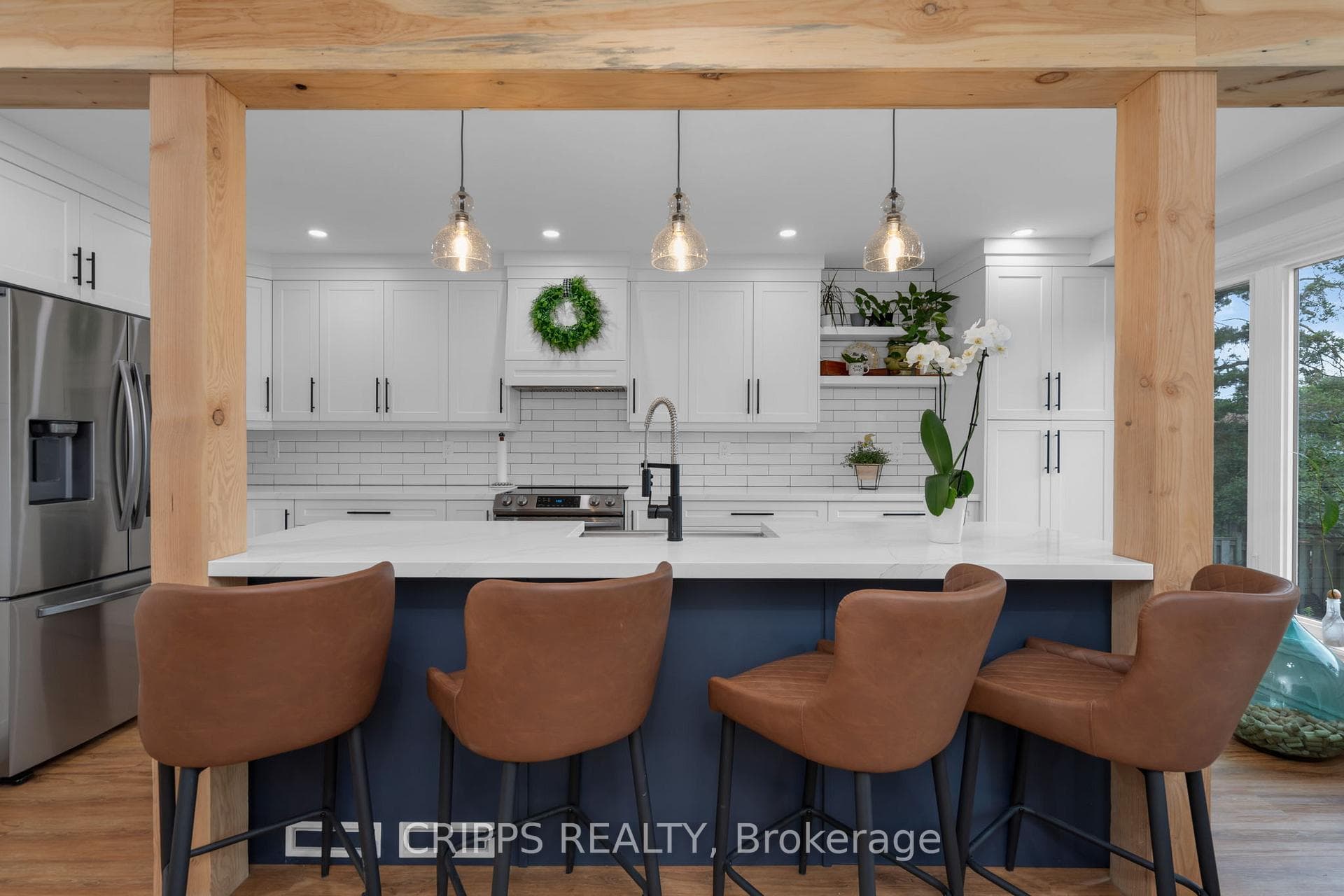 82 Chaucer Crescent photo 4