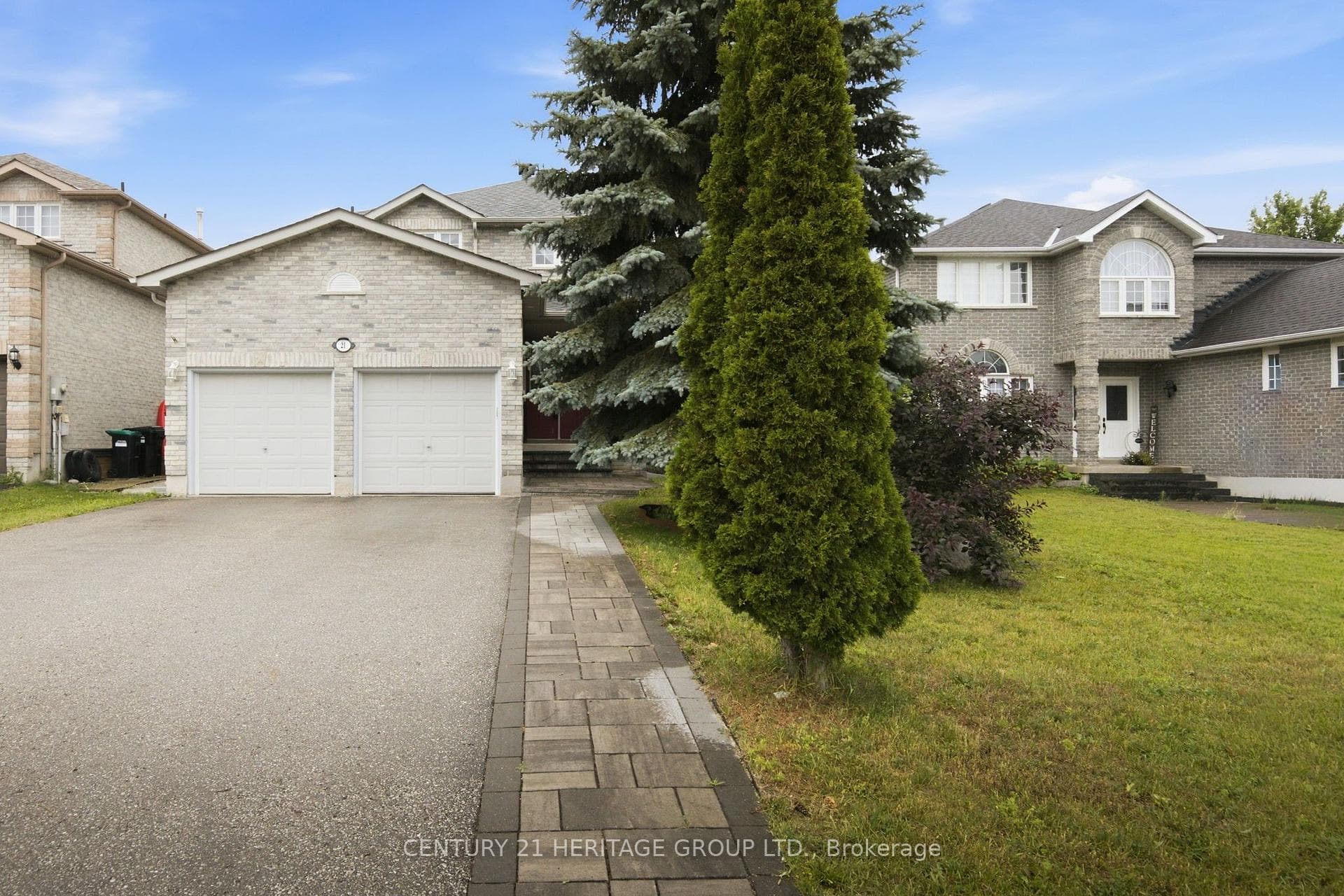 21 Silvercreek Crescent photo 2