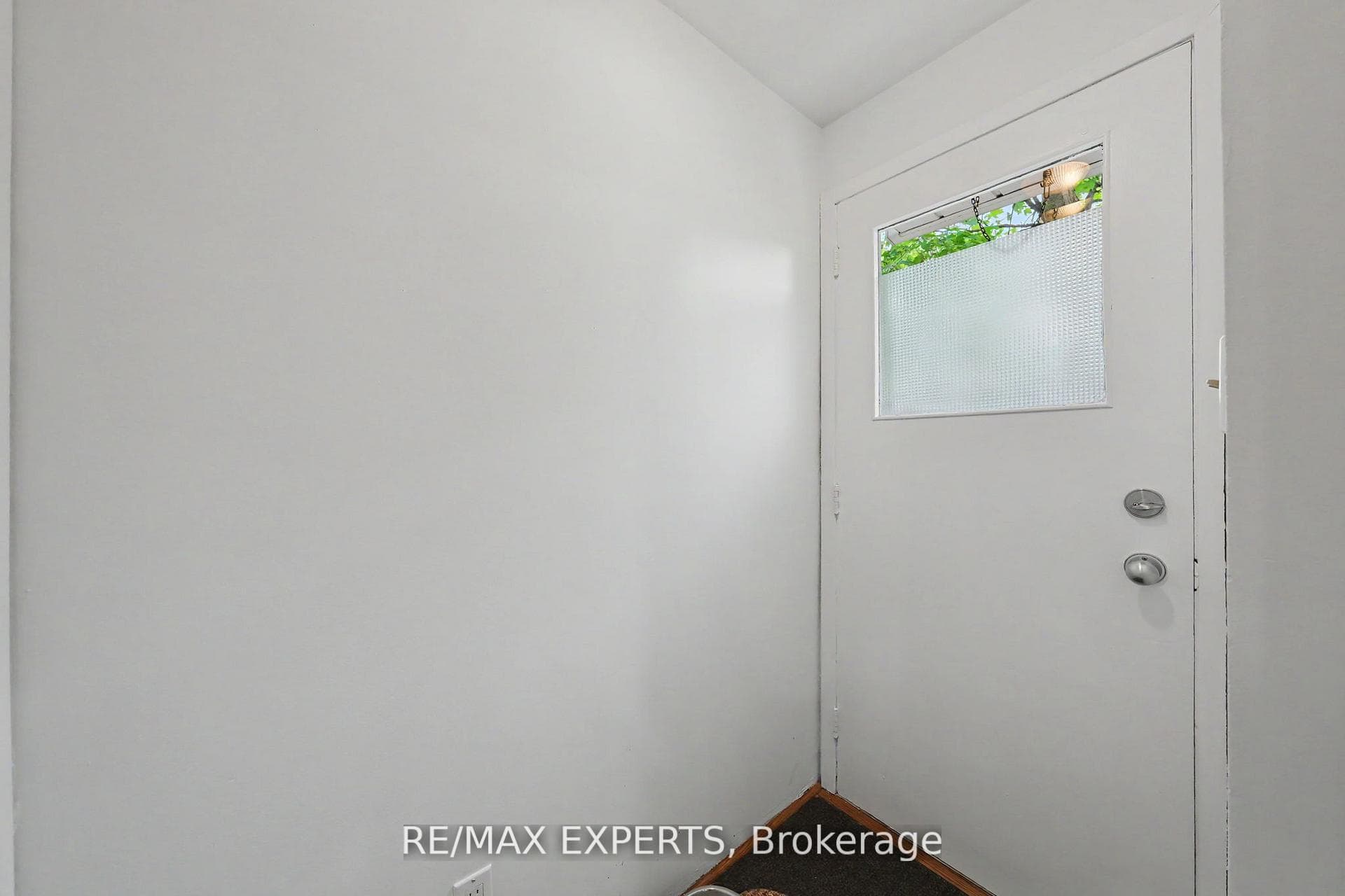 32 Oak Court photo 25