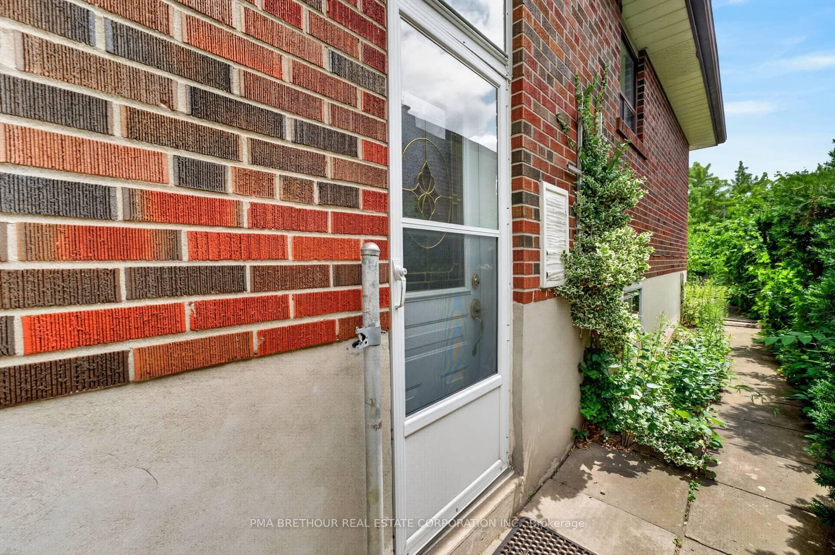 65 Goldsboro Road photo 24