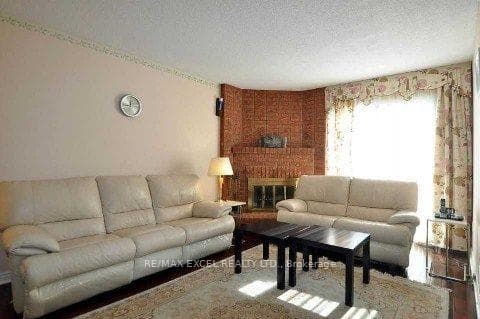 60 Normandy Crescent Unit Main photo 8
