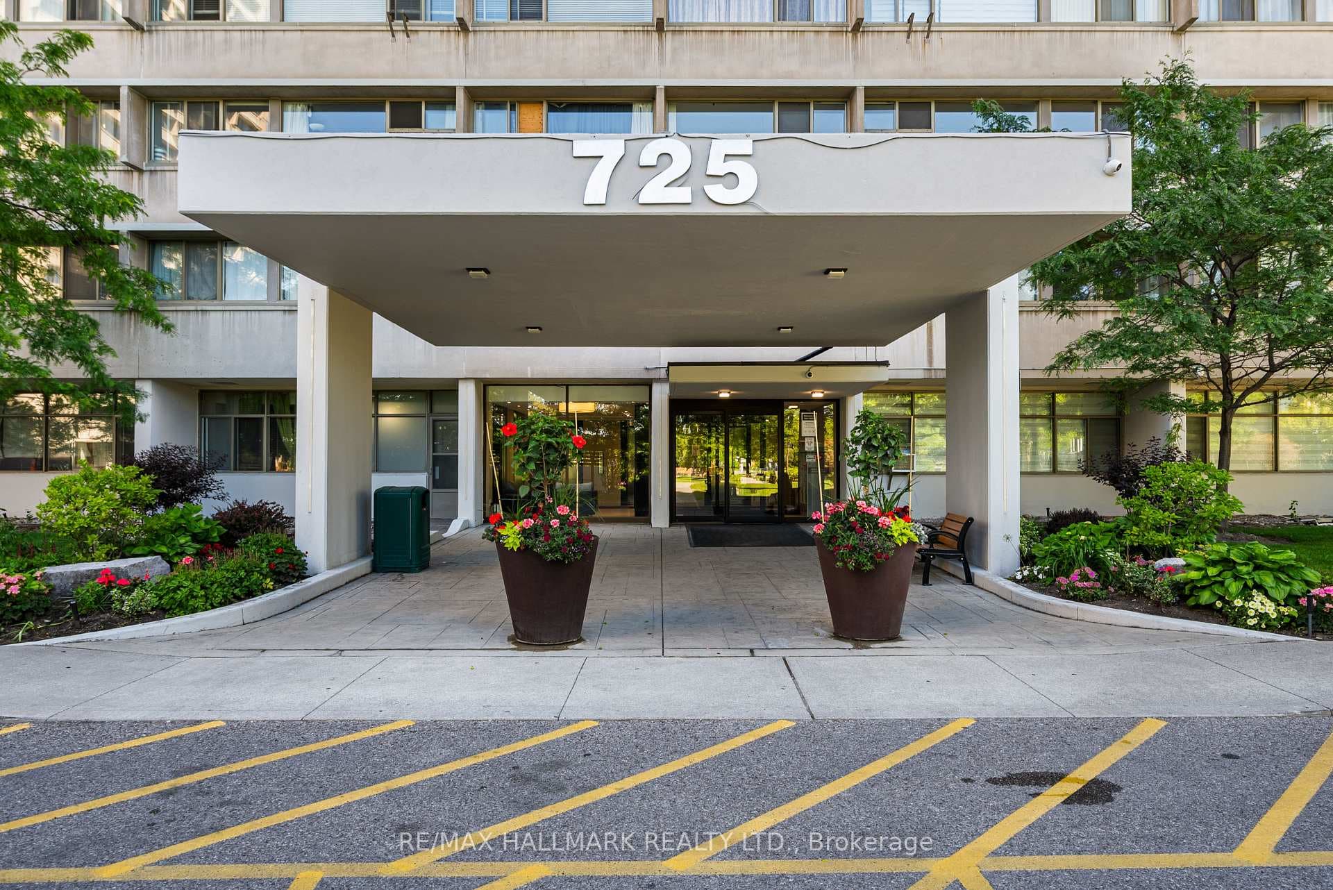 725 Don Mills Road Unit 304 photo 3