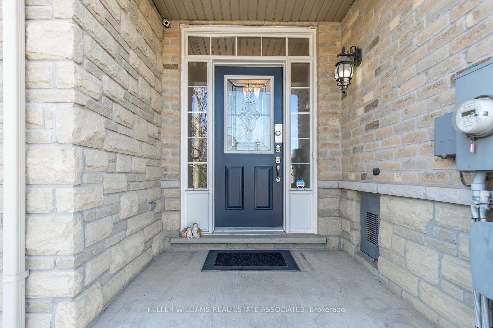 32 Cedarcrest Street photo 2