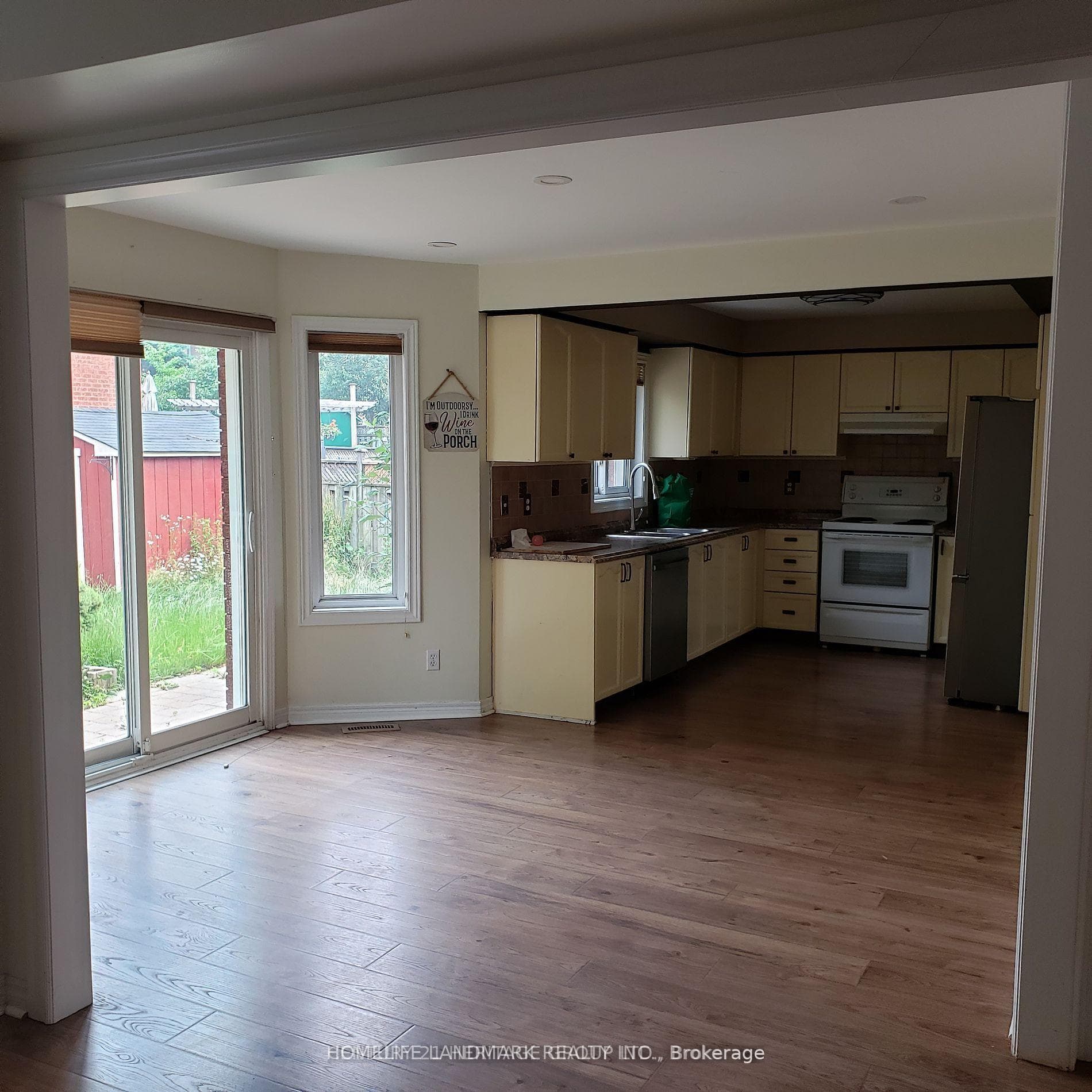 131 Ferndale Drive photo 9