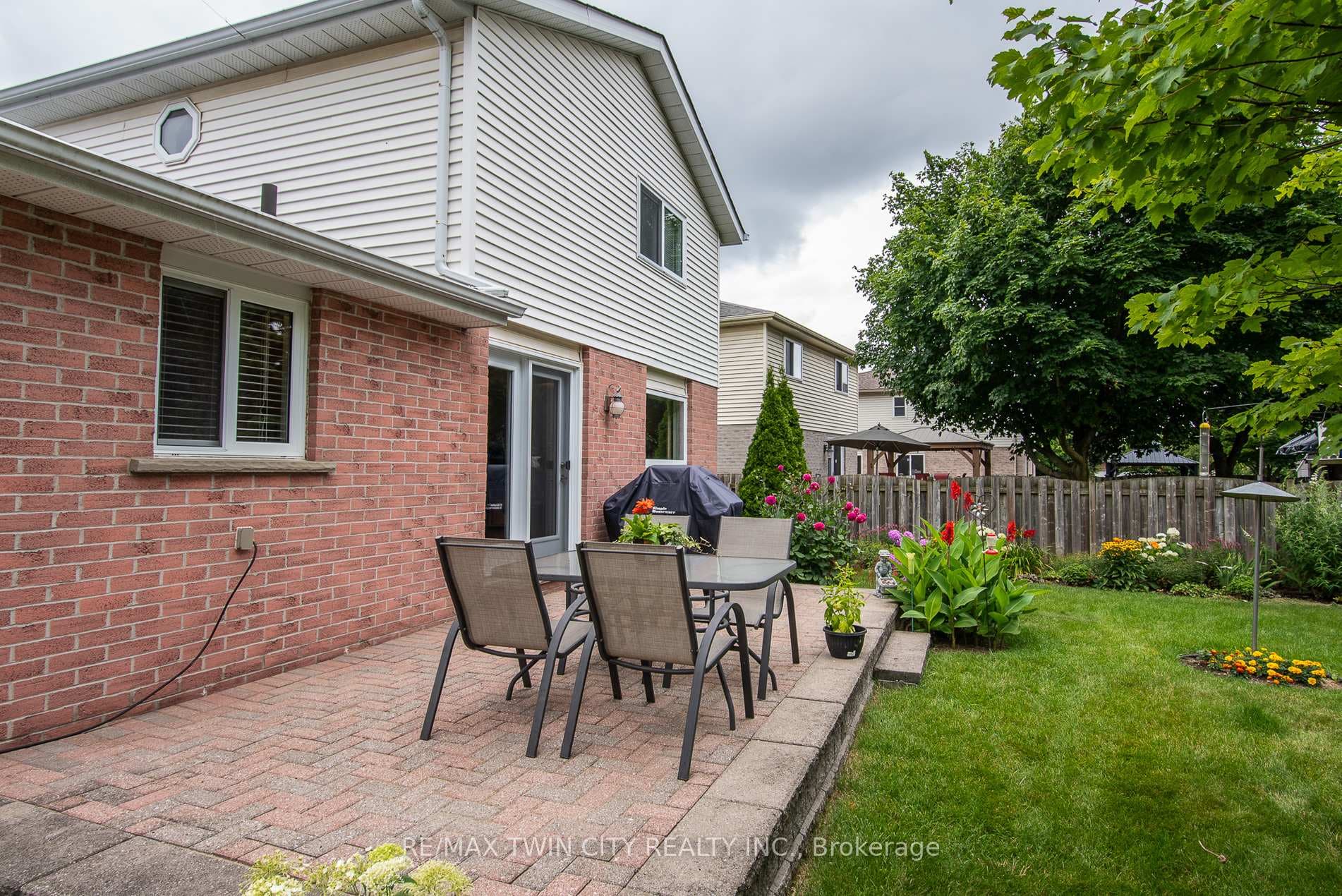 67 Marlis Crescent photo 5