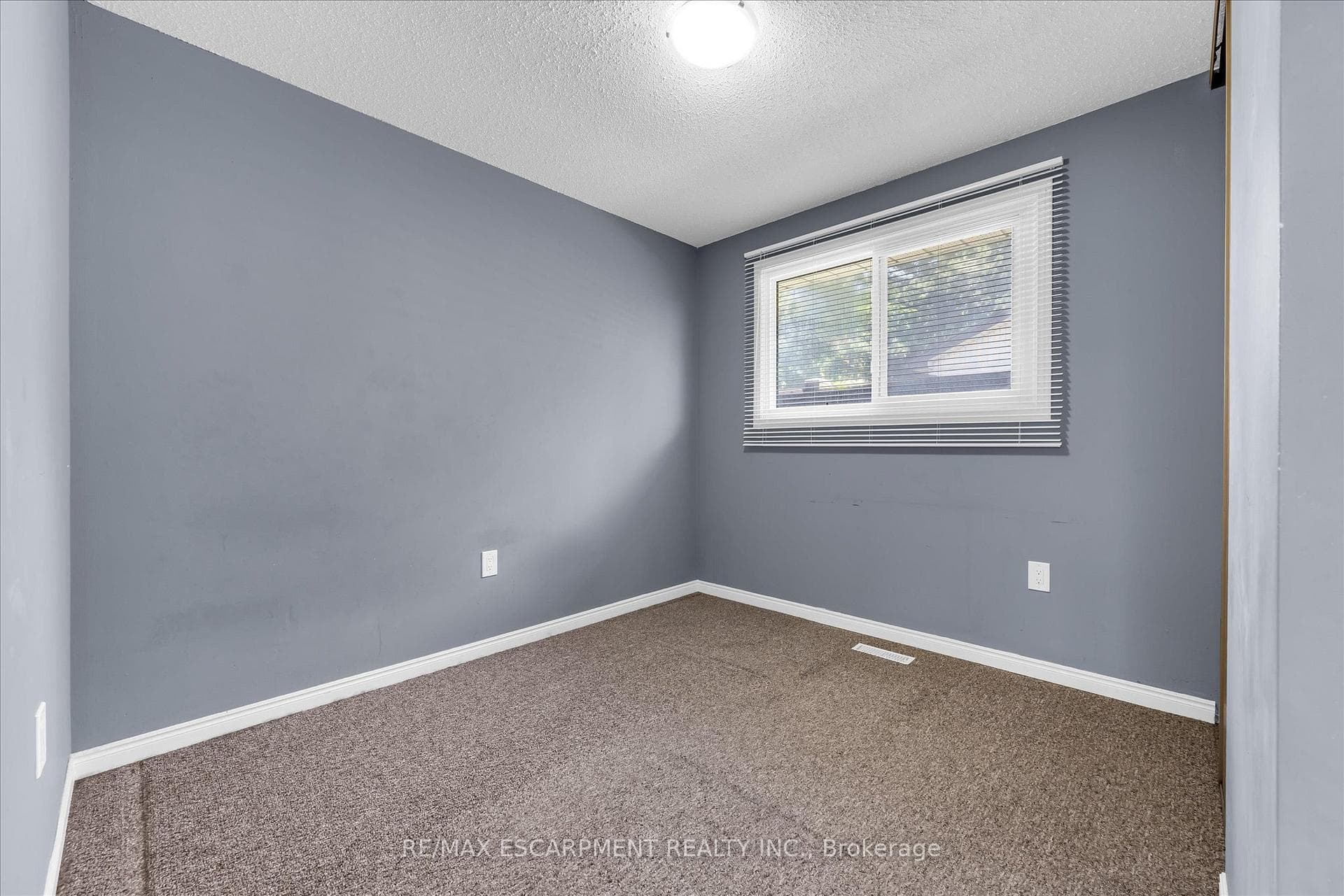 261 LIMERIDGE Road photo 11