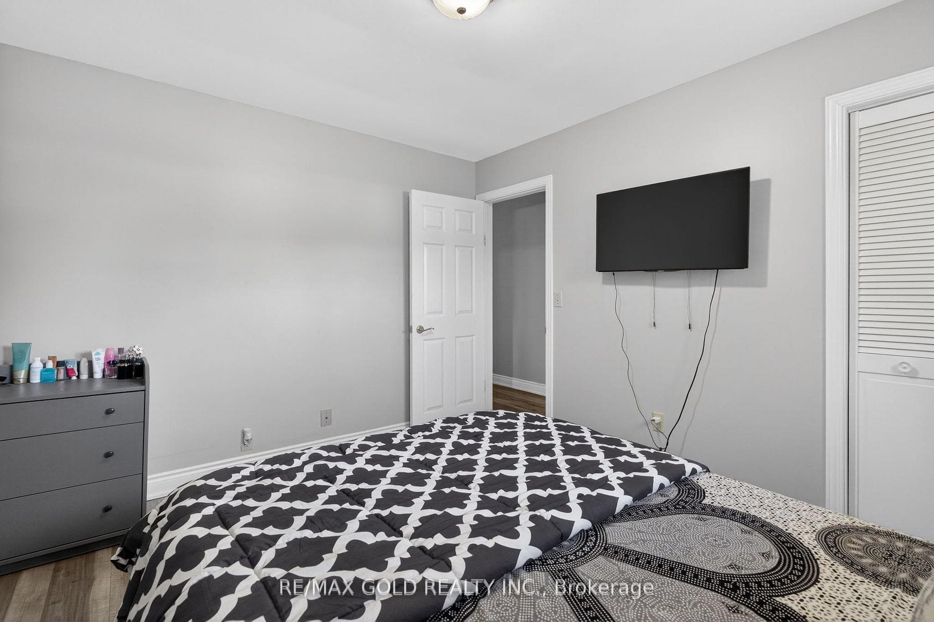 14811 Creditview Road photo 18