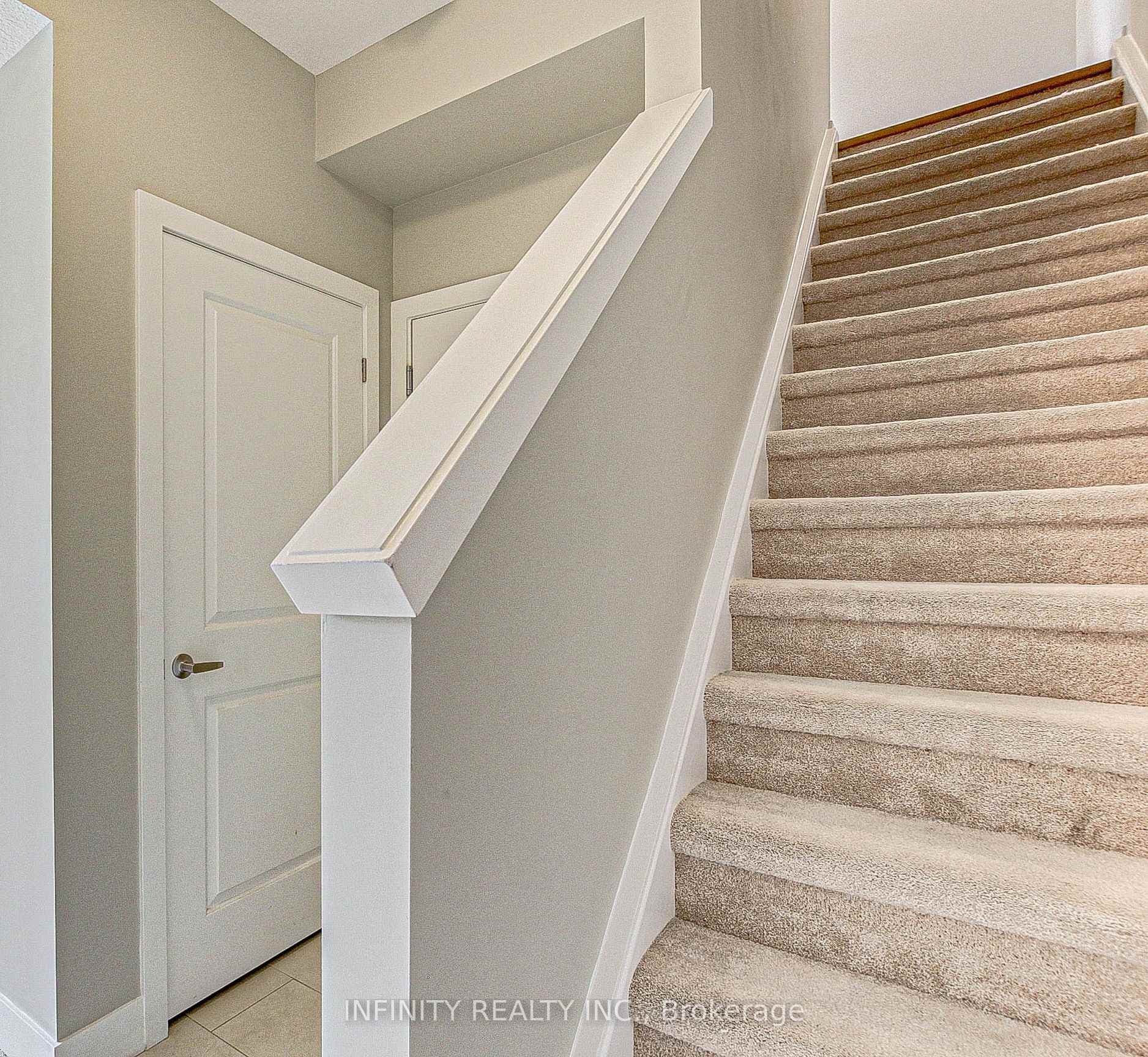 177 Edgevalley Road Unit 181 photo 5