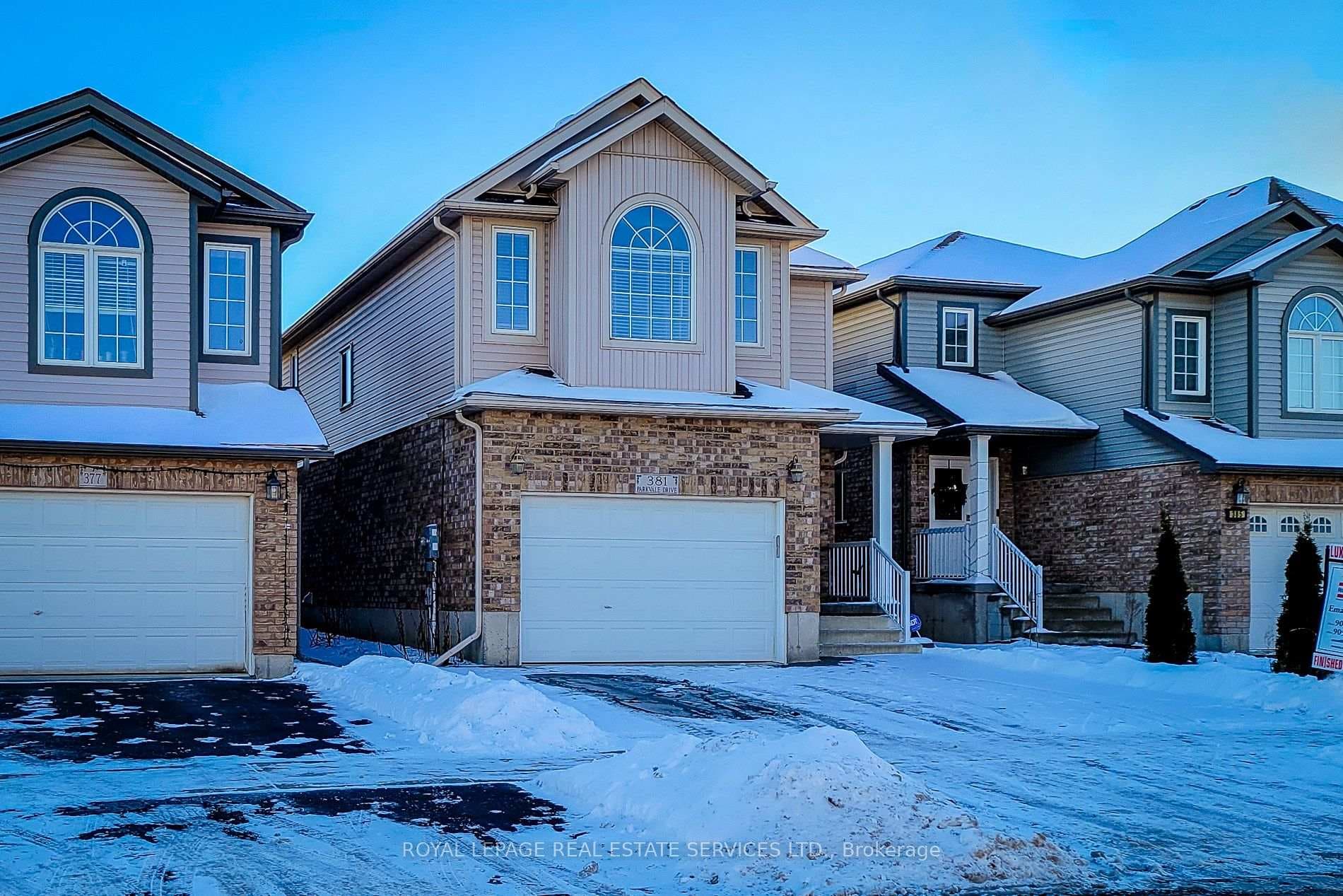 381 Parkvale Drive photo 2