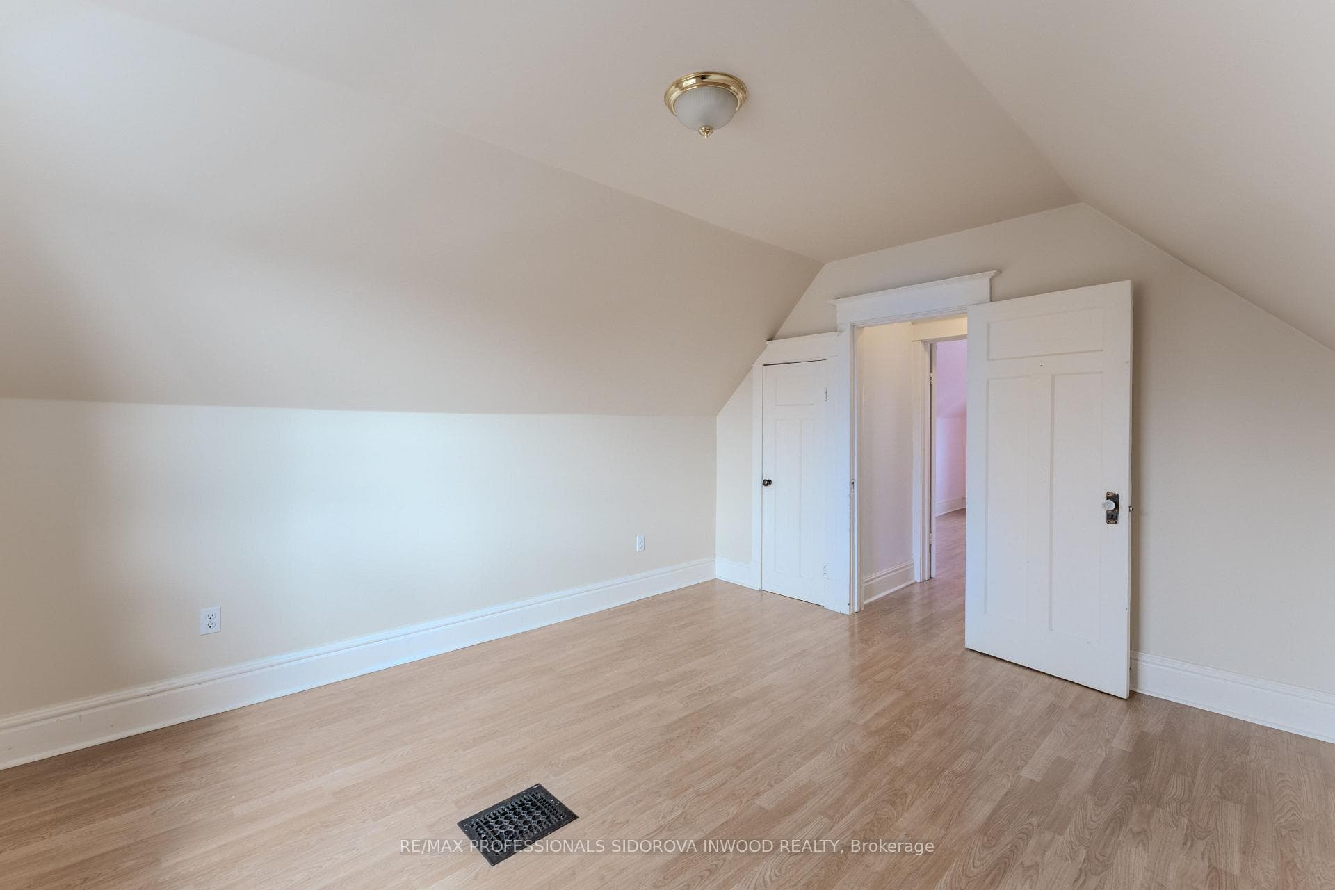 699 Windermere Avenue photo 29