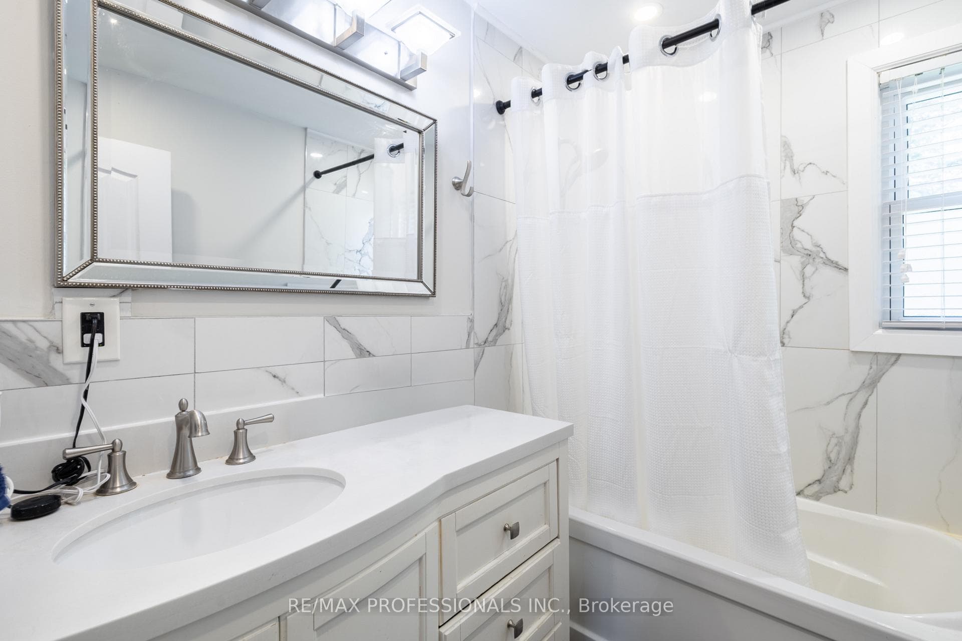 1045 Helena Street photo 16