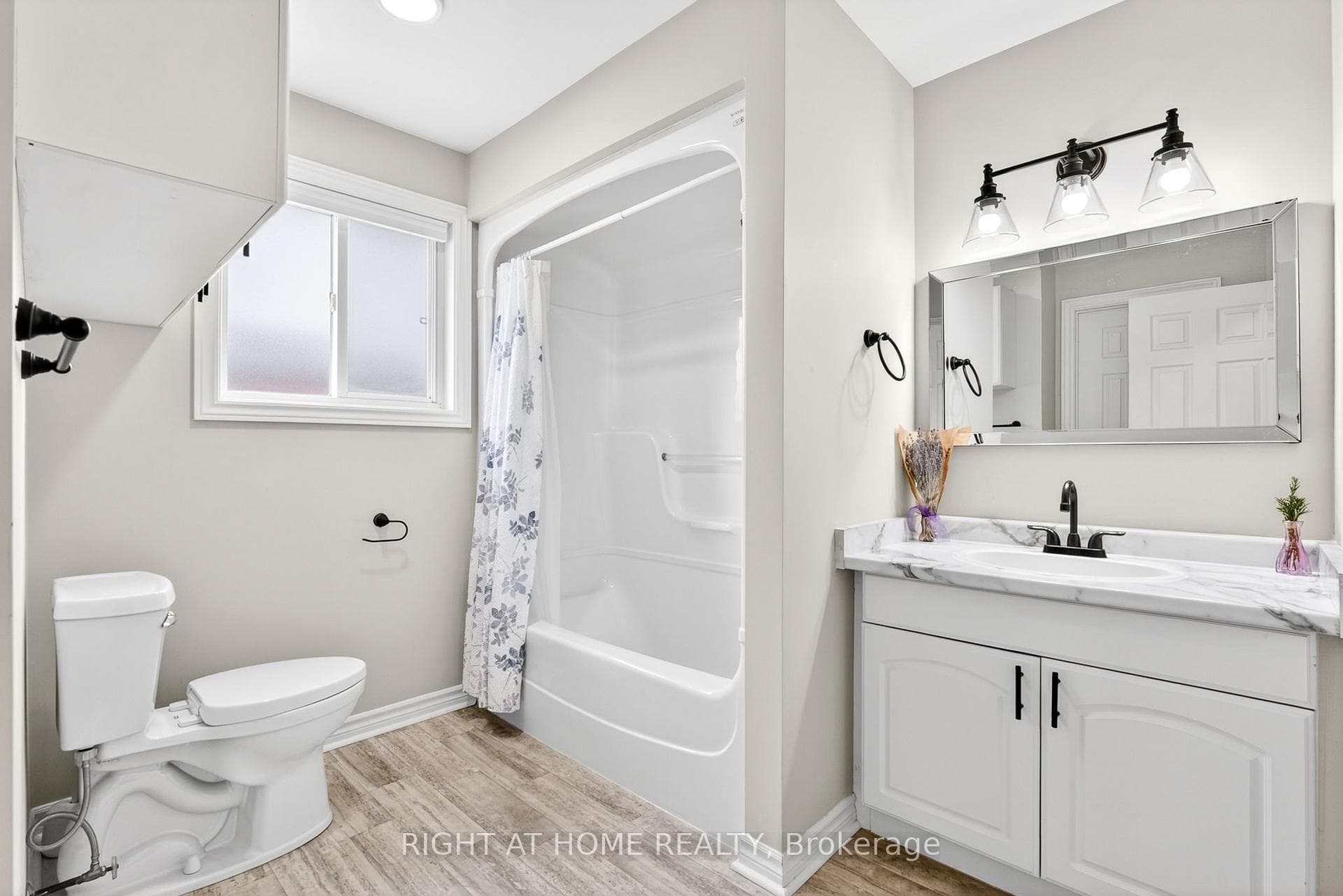 5524 Fraser Street photo 20