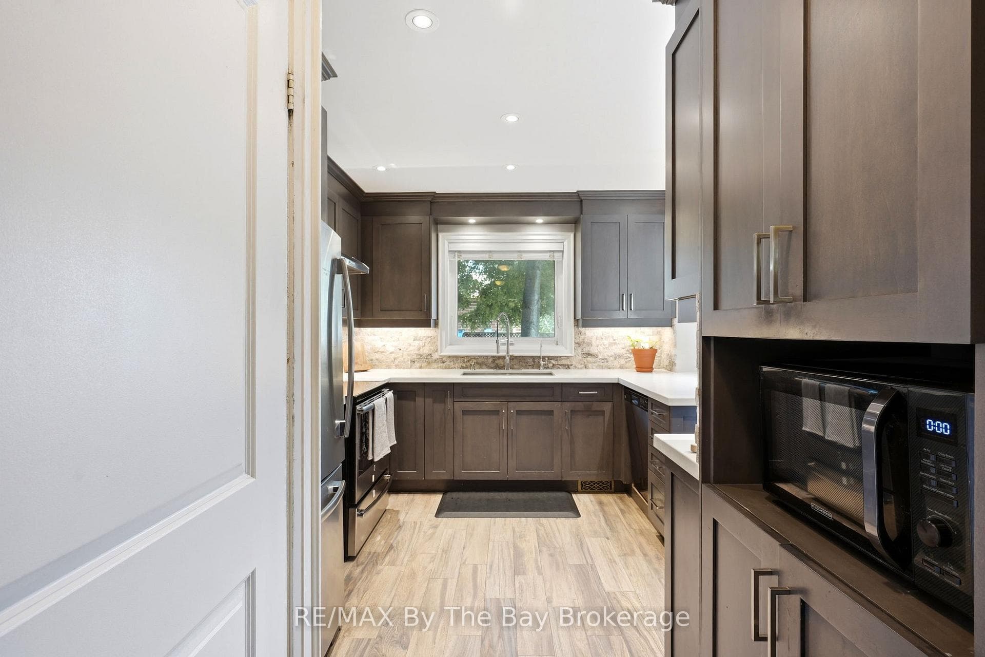 291 Woodlawn Crescent photo 10