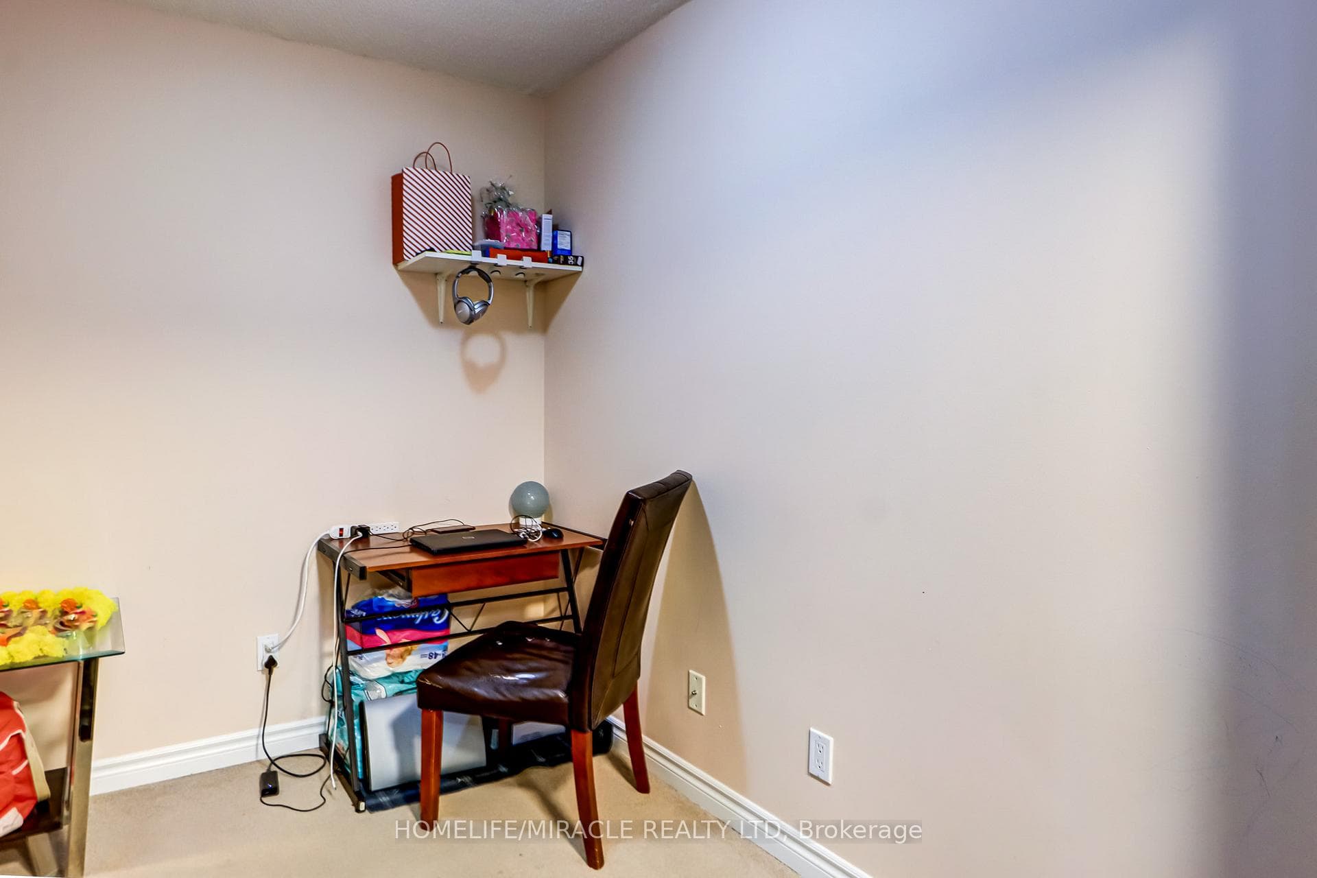 335 Rathburn Road Unit 1002 photo 8