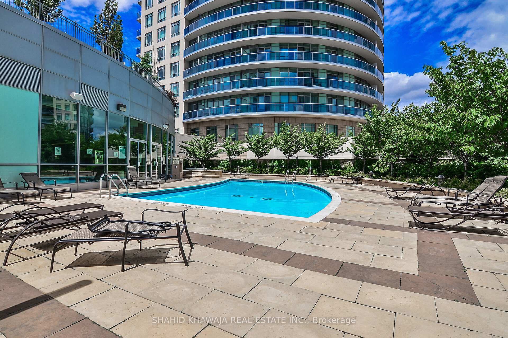 80 Absolute Avenue Unit 1703 photo 31