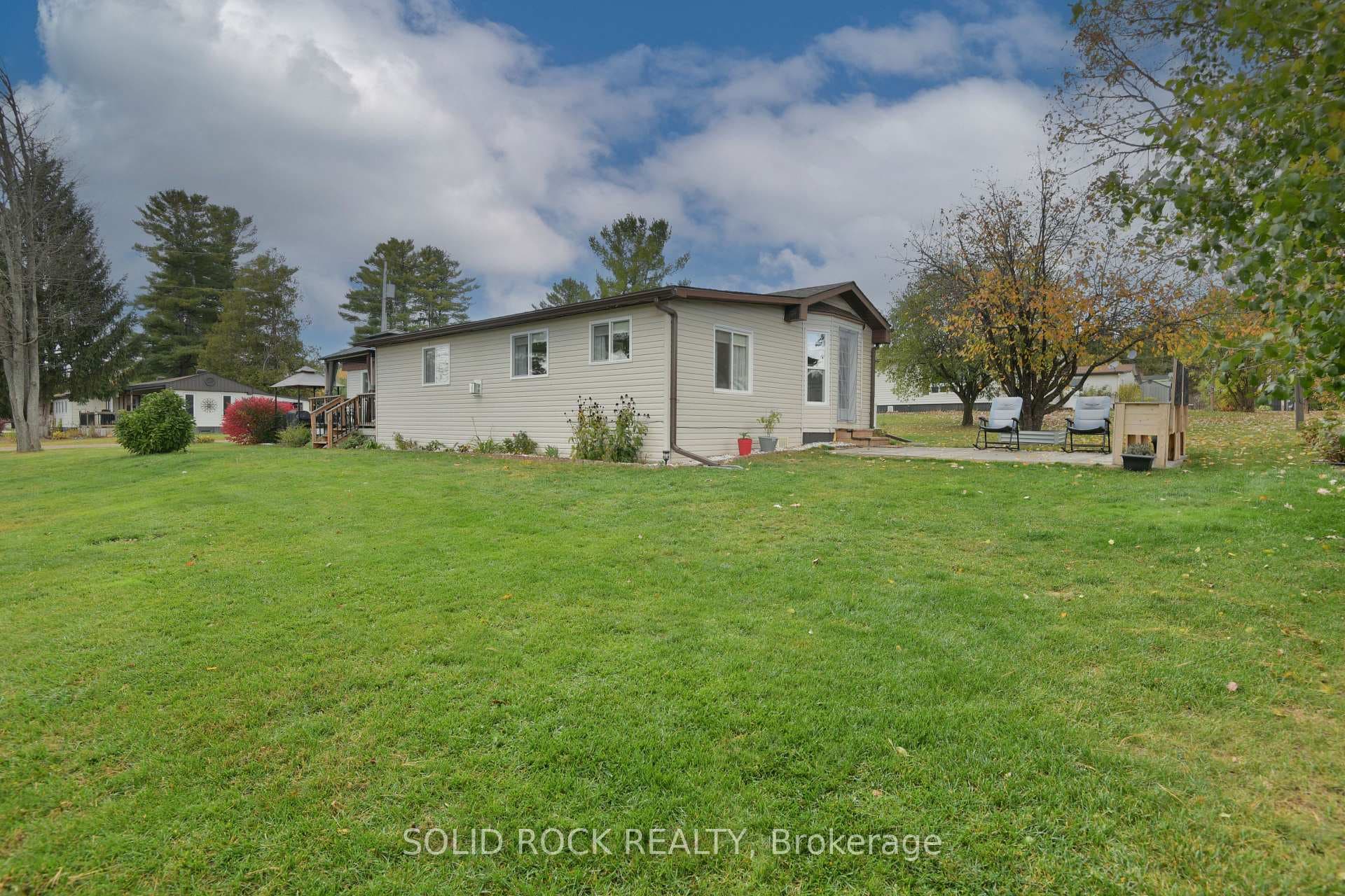 26 Evergreen Lane photo 40