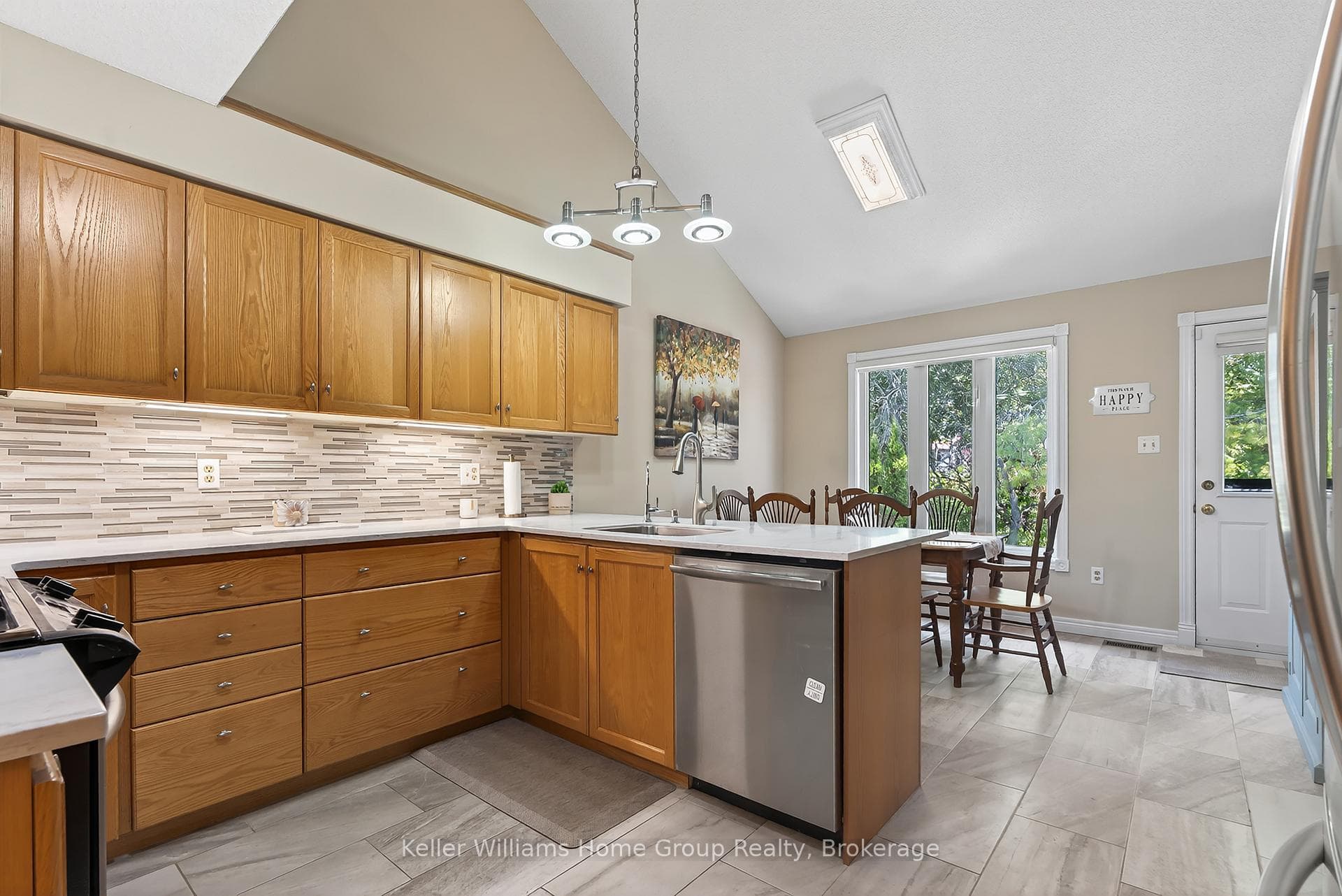 89 Schroder Crescent photo 10