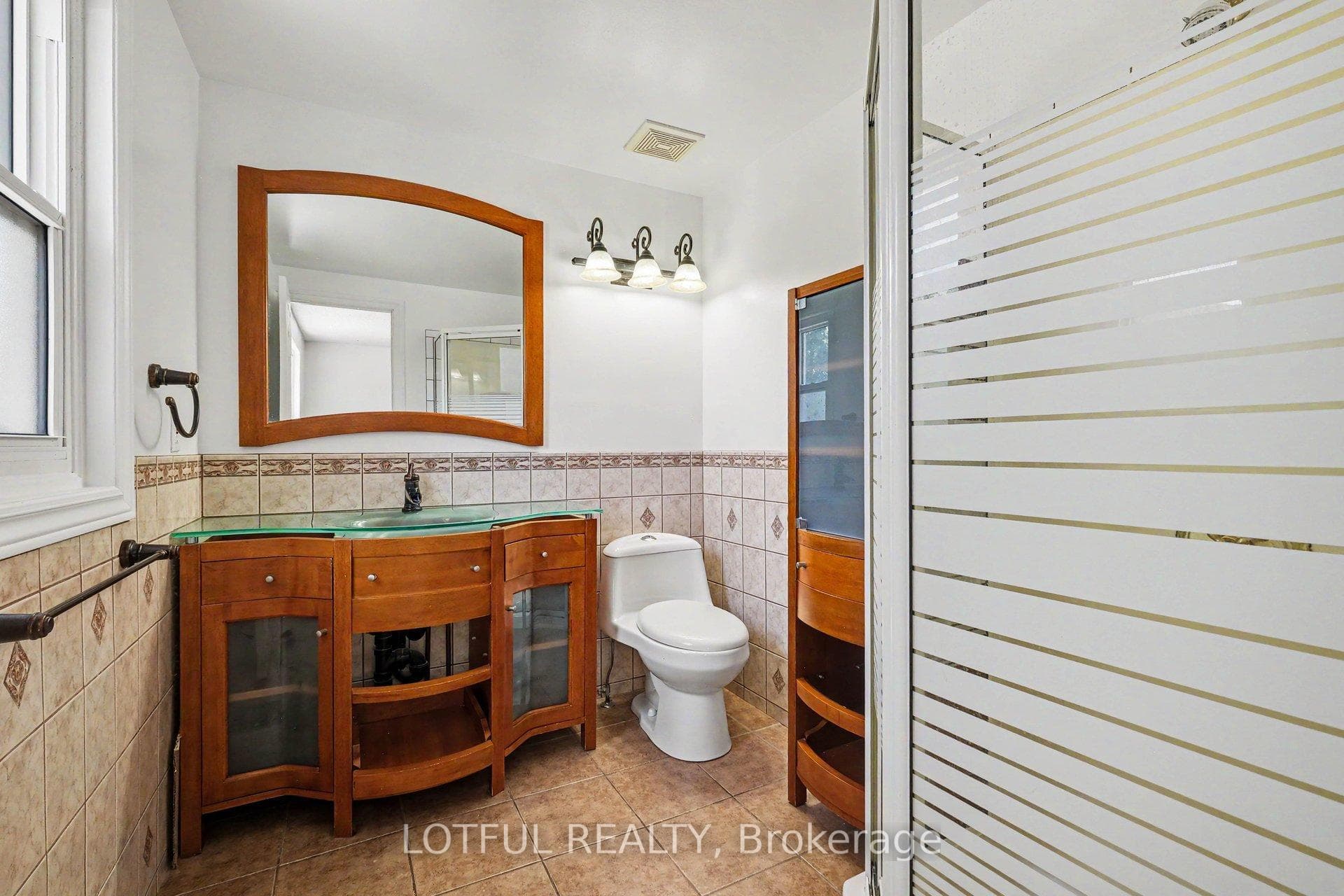 52 Fair Oaks Crescent photo 16