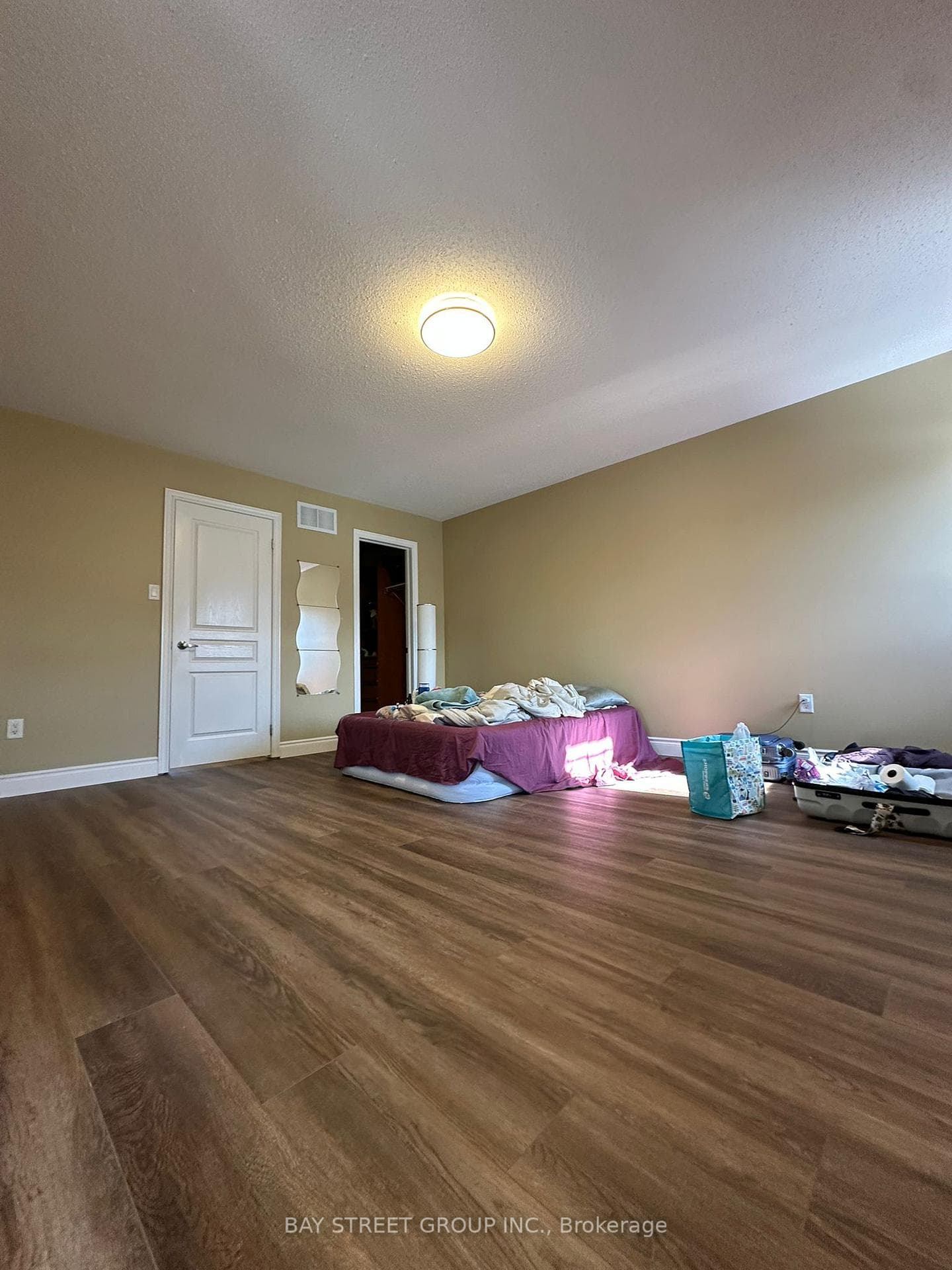 1 Thistle Avenue photo 12