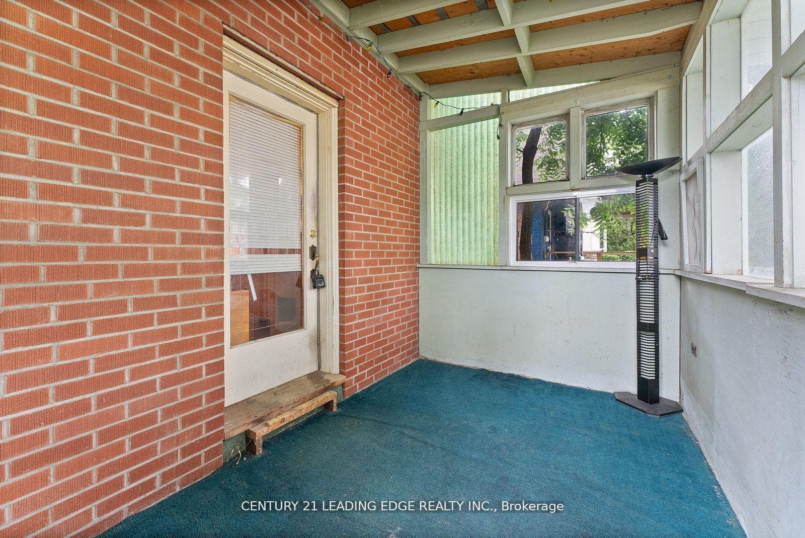 102 Kalmar Avenue photo 25