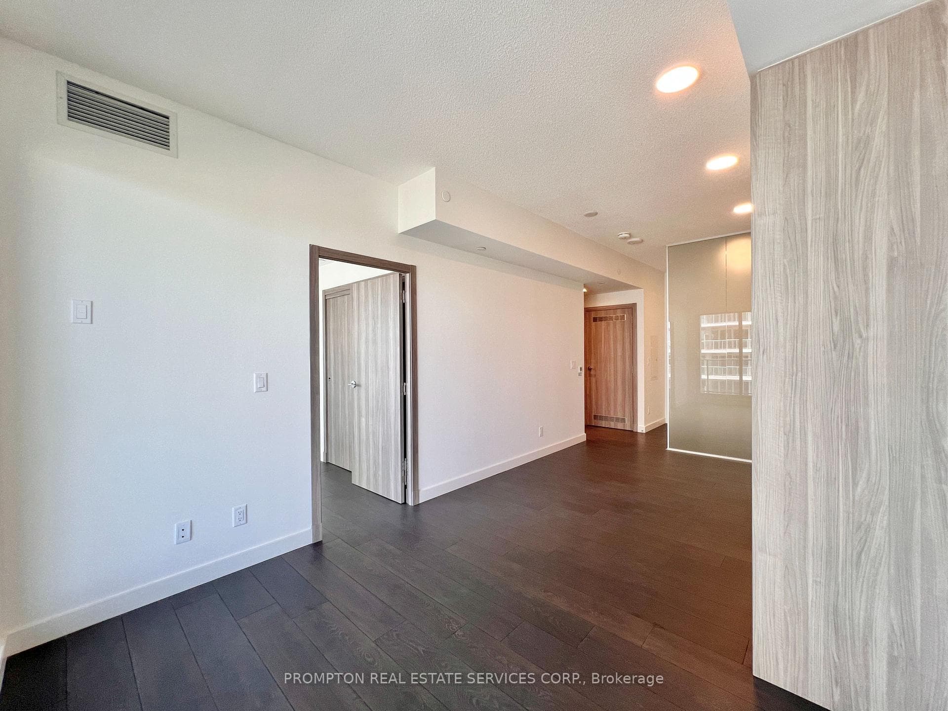 25 McMahon Drive Unit 801 photo 18