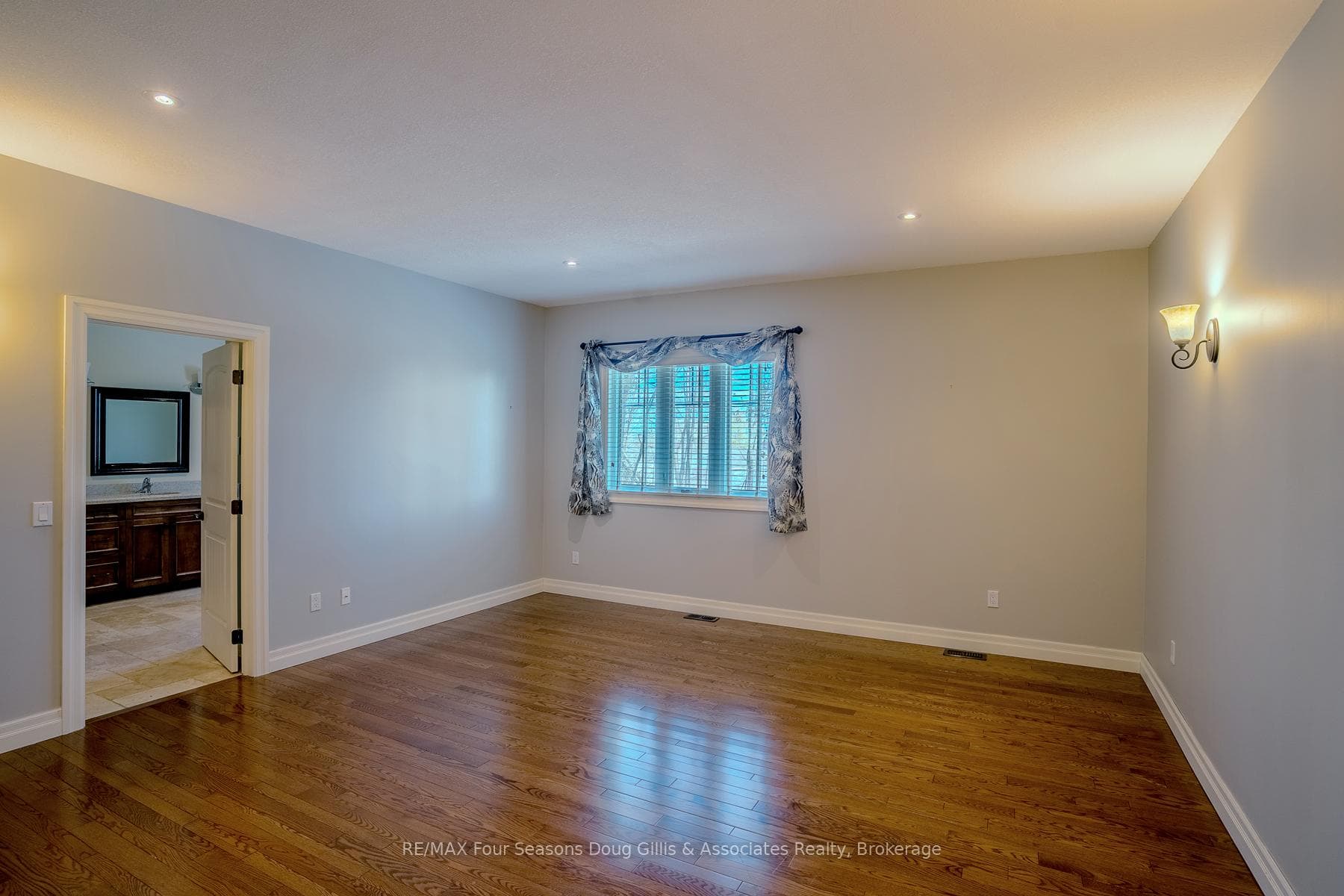 135 Algonquin Drive photo 24