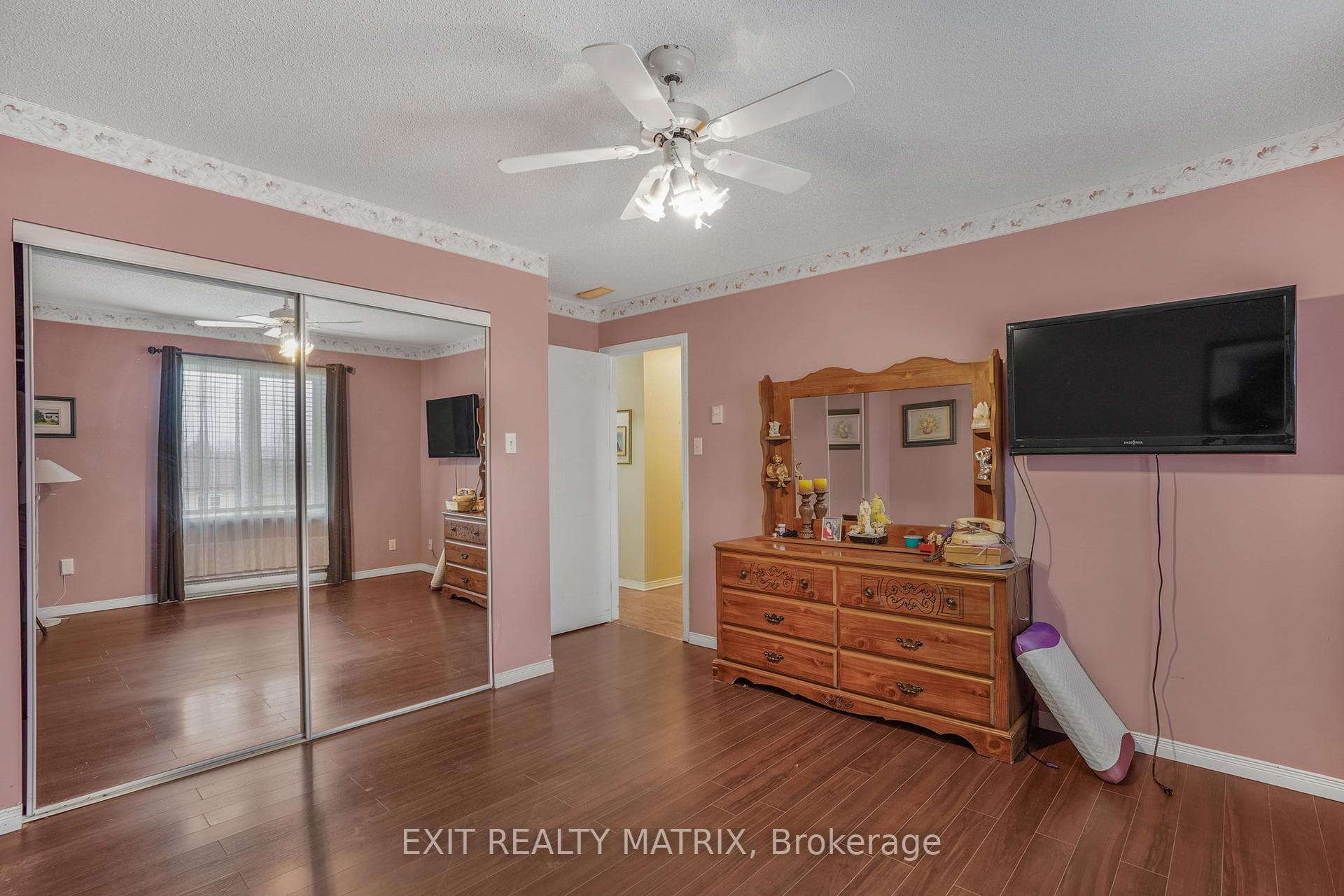 669 Spence Avenue Unit 4 photo 24
