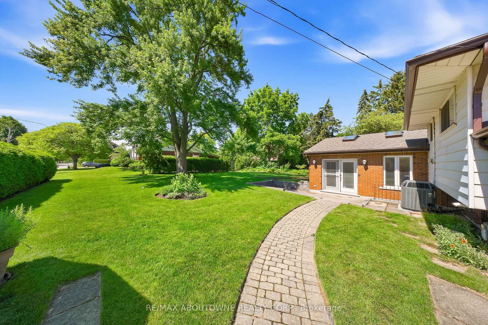 73 Price Avenue photo 23