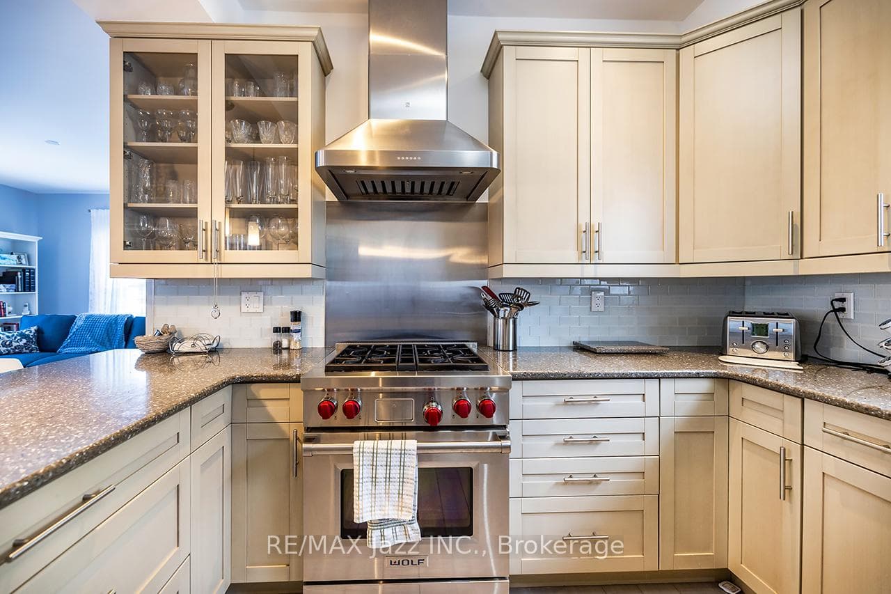 808 Hudson Street photo 10