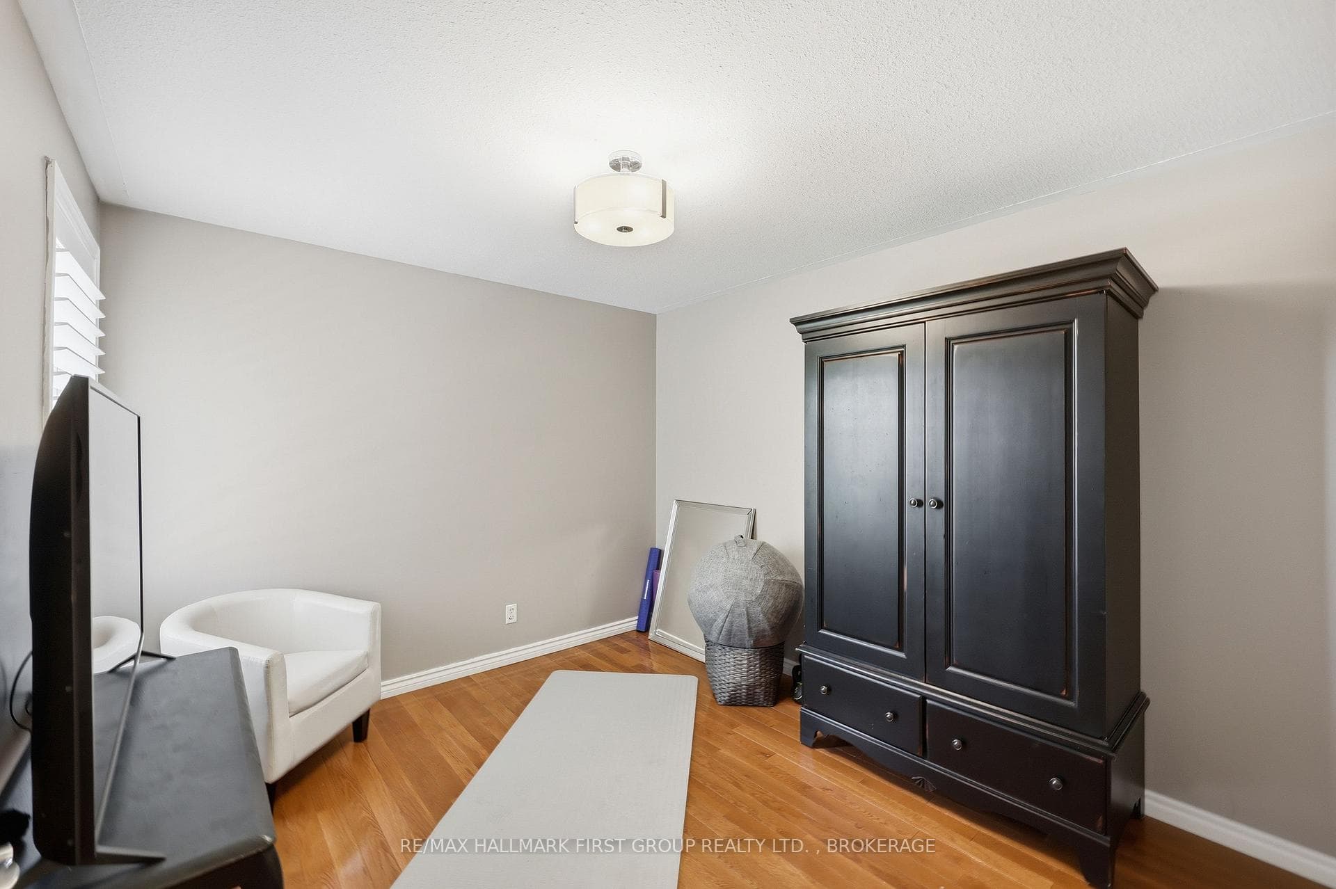 393 CAVENDISH Crescent photo 35
