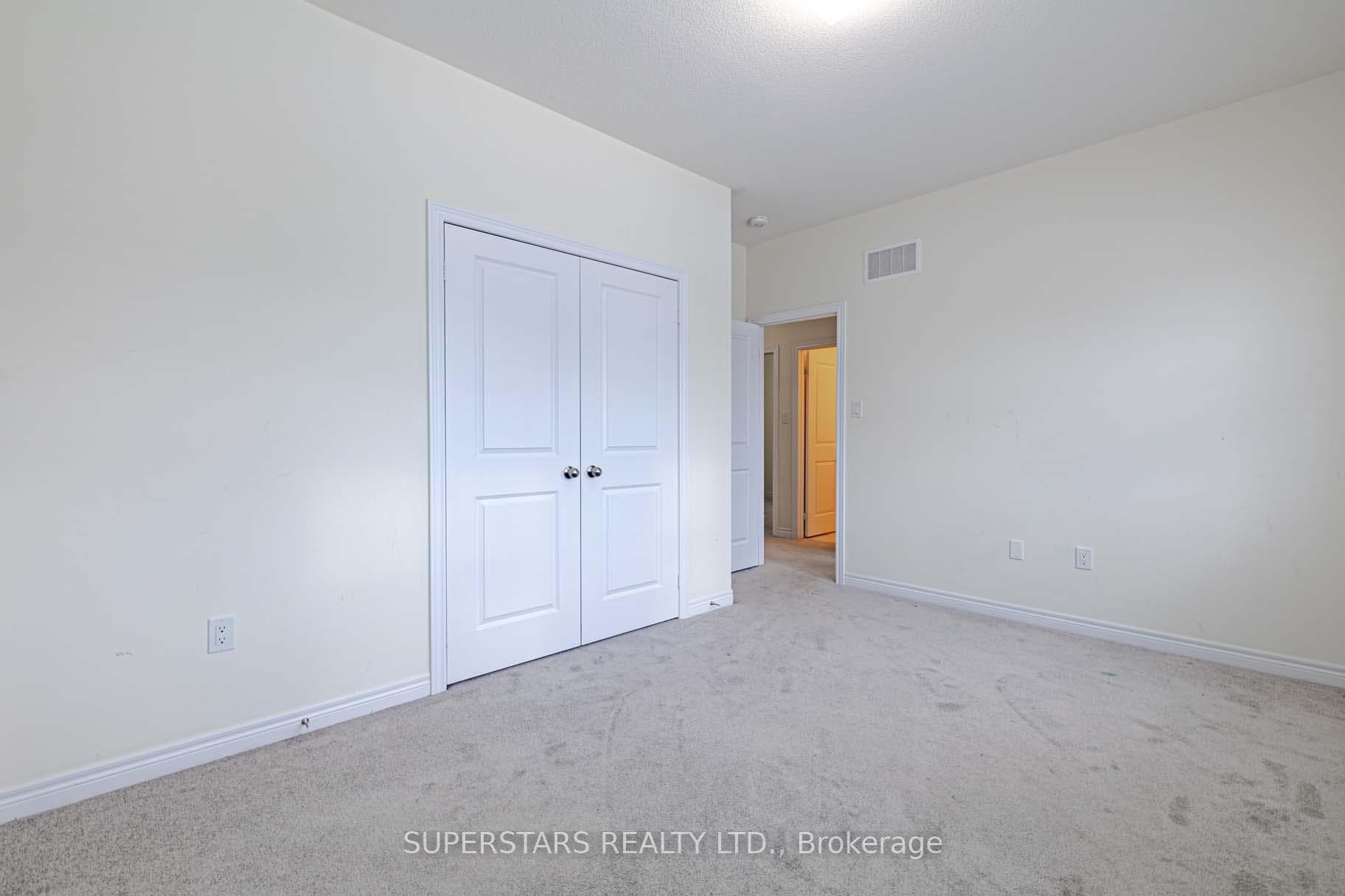 152 Markview Road photo 26