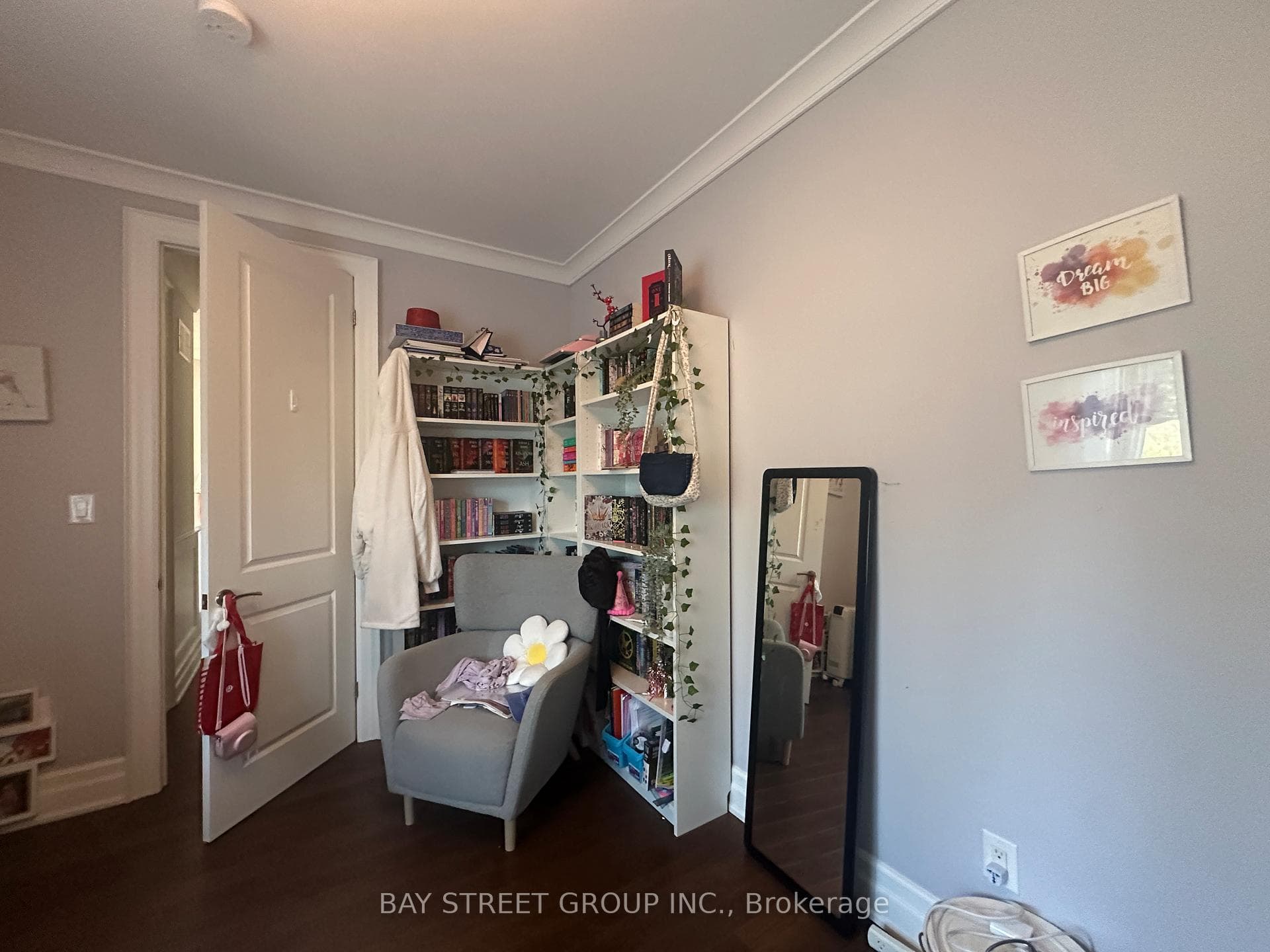 128 Thompson Avenue photo 18
