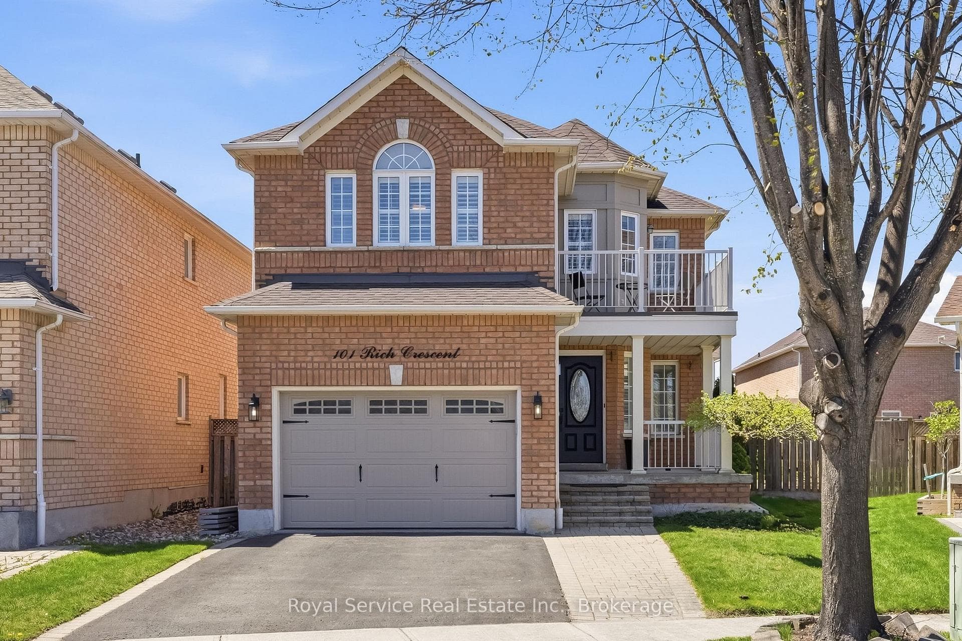 101 Rich Crescent photo 1