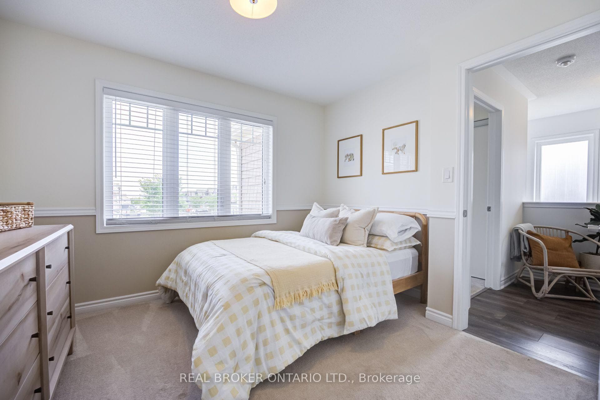 1178 Duignan Crescent photo 22